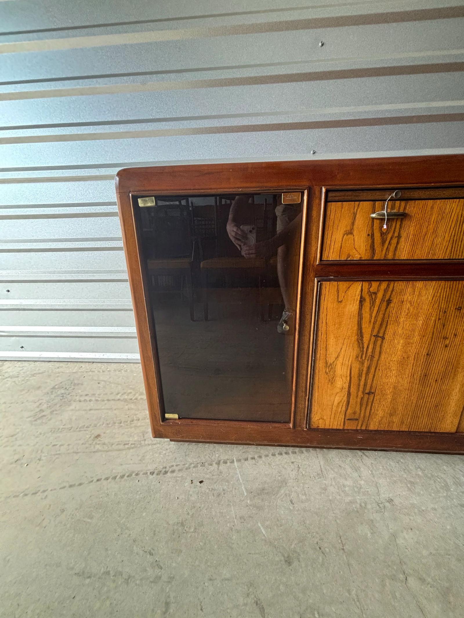 Mid-Century Modern Bernhardt Sideboard & Hutch - 7