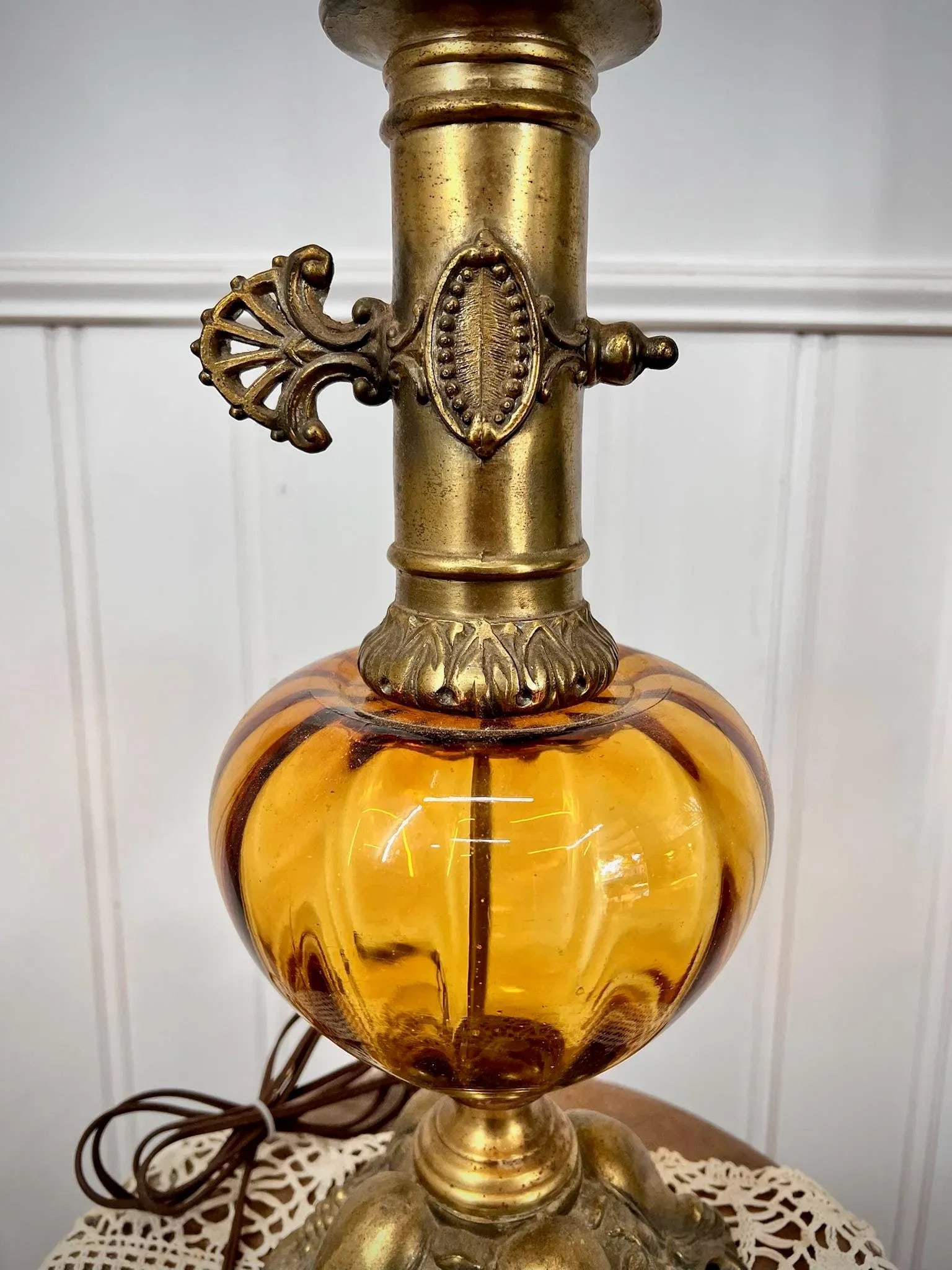 Vintage MCM Hollywood Regency Solid Brass Urn/ Trophy Toechiere Lamp - 3