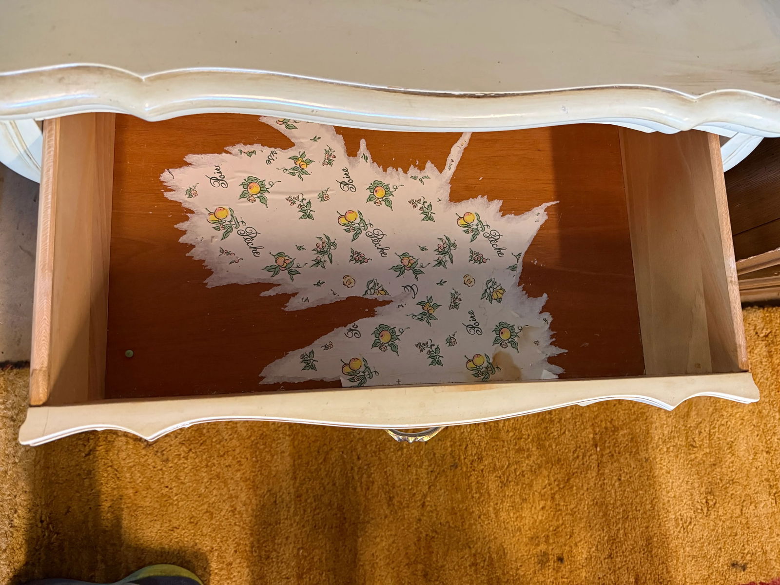 Vintage Hand Painted Charming Bombe Venetian Chest by Sanford Co. - 11