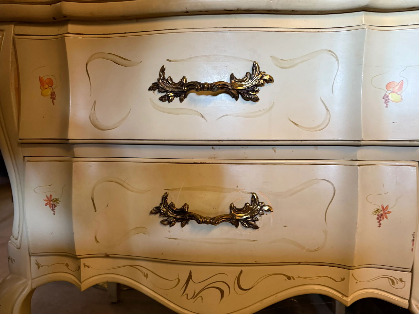 Vintage Hand Painted Charming Bombe Venetian Chest by Sanford Co. - 12