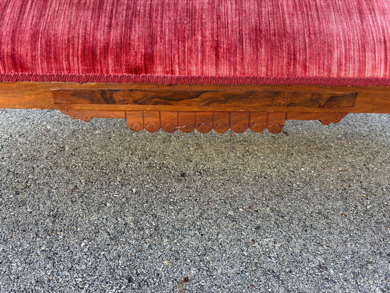 Victorian Eastlake Pink, Red Velvet and Carved Walnut Settee - 5