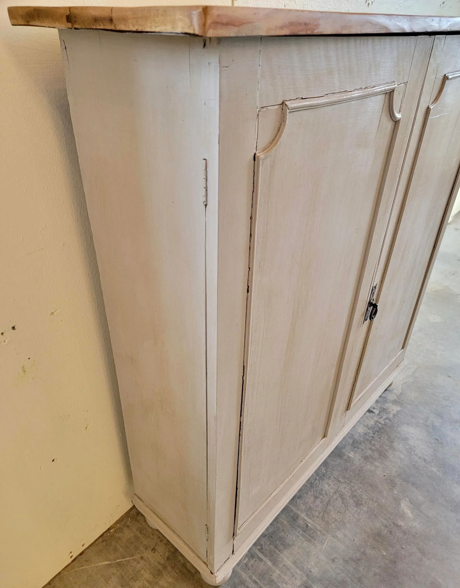 Antique Painted 2 Door Cupboard With Natural Pine Top and Original Key From England - Circa 1890 - 10