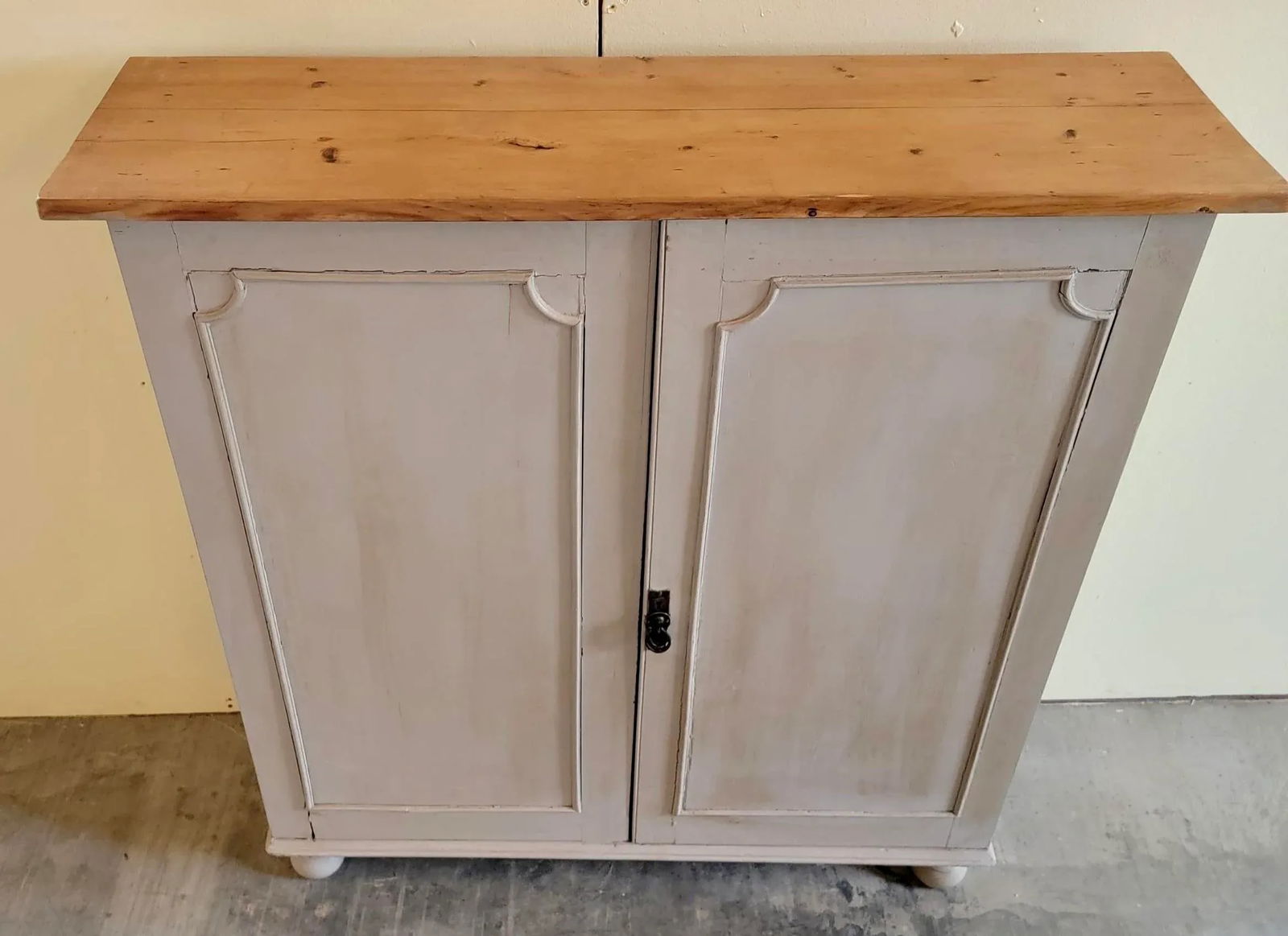 Antique Painted 2 Door Cupboard With Natural Pine Top and Original Key From England - Circa 1890 - 4