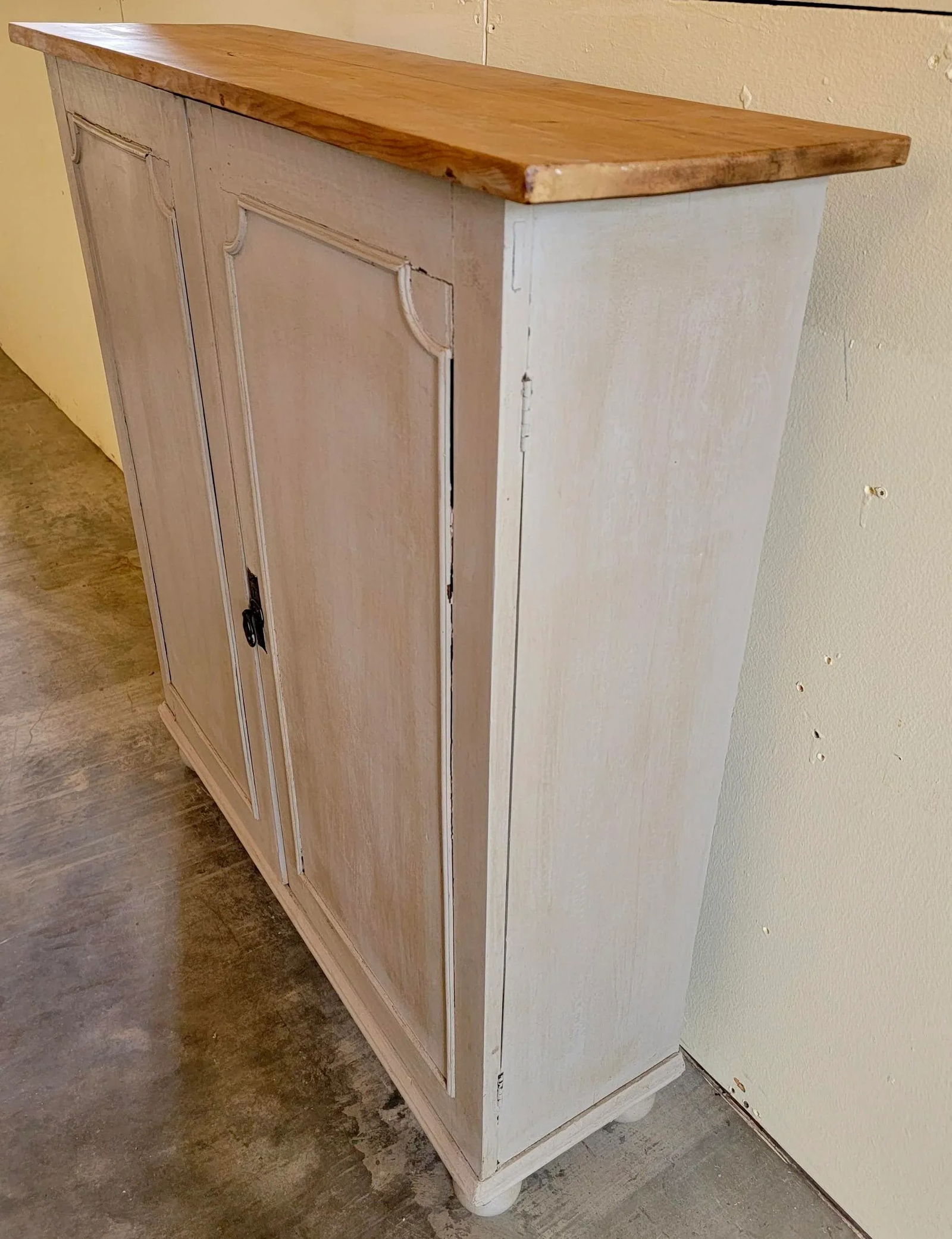 Antique Painted 2 Door Cupboard With Natural Pine Top and Original Key From England - Circa 1890 - 9