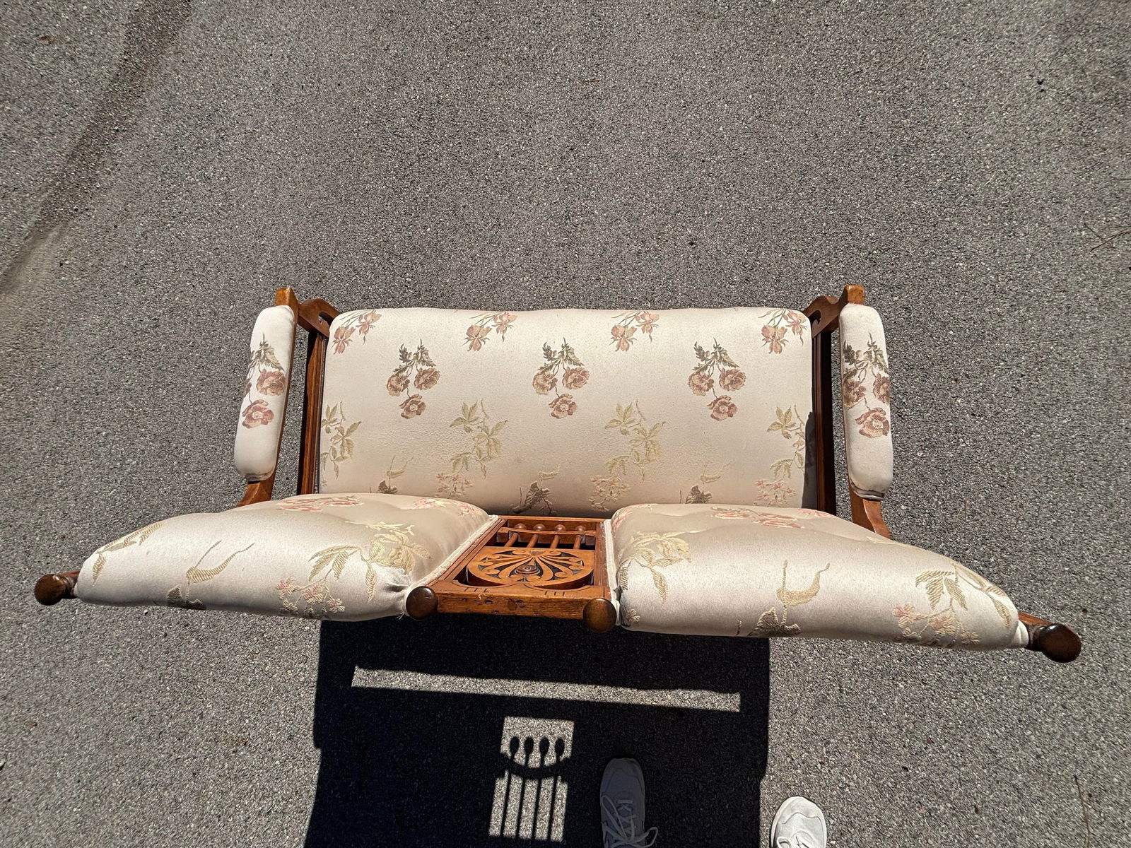 Late 19th Century Attributed Eastlake Walnut Settee with Pink Floral Upholstery - 5