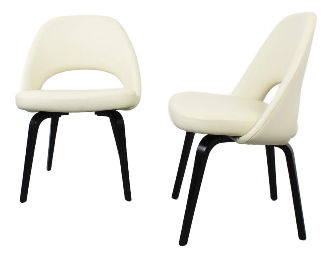 A pair of Late 20th Century Executive Ivory Leather Chairs by Eero Saarinen for Knoll Inc. (1 of 7)