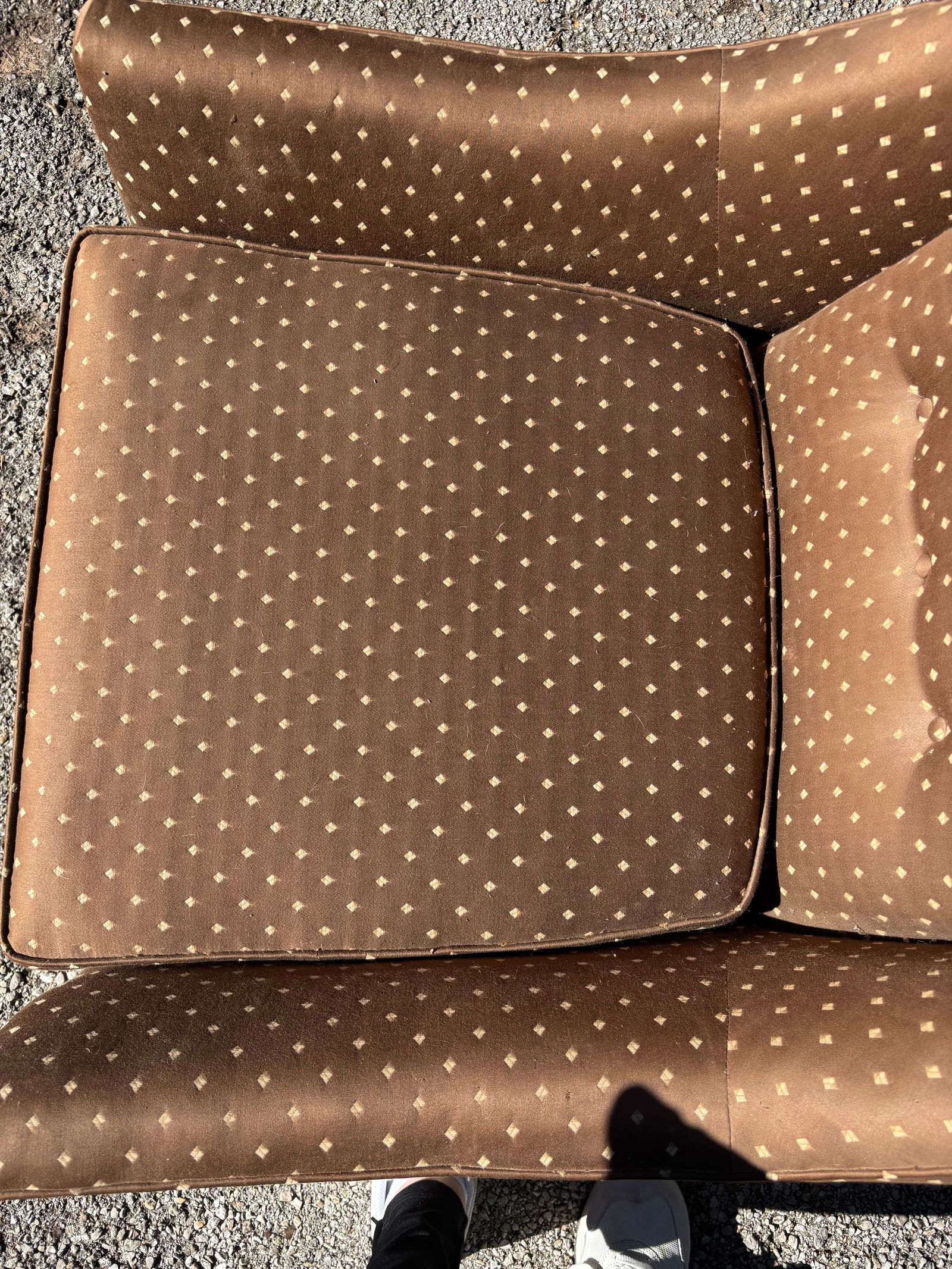 1960s Midcentury Modern Wingback Tufted Upholstered Chair With Two Pillows - 5