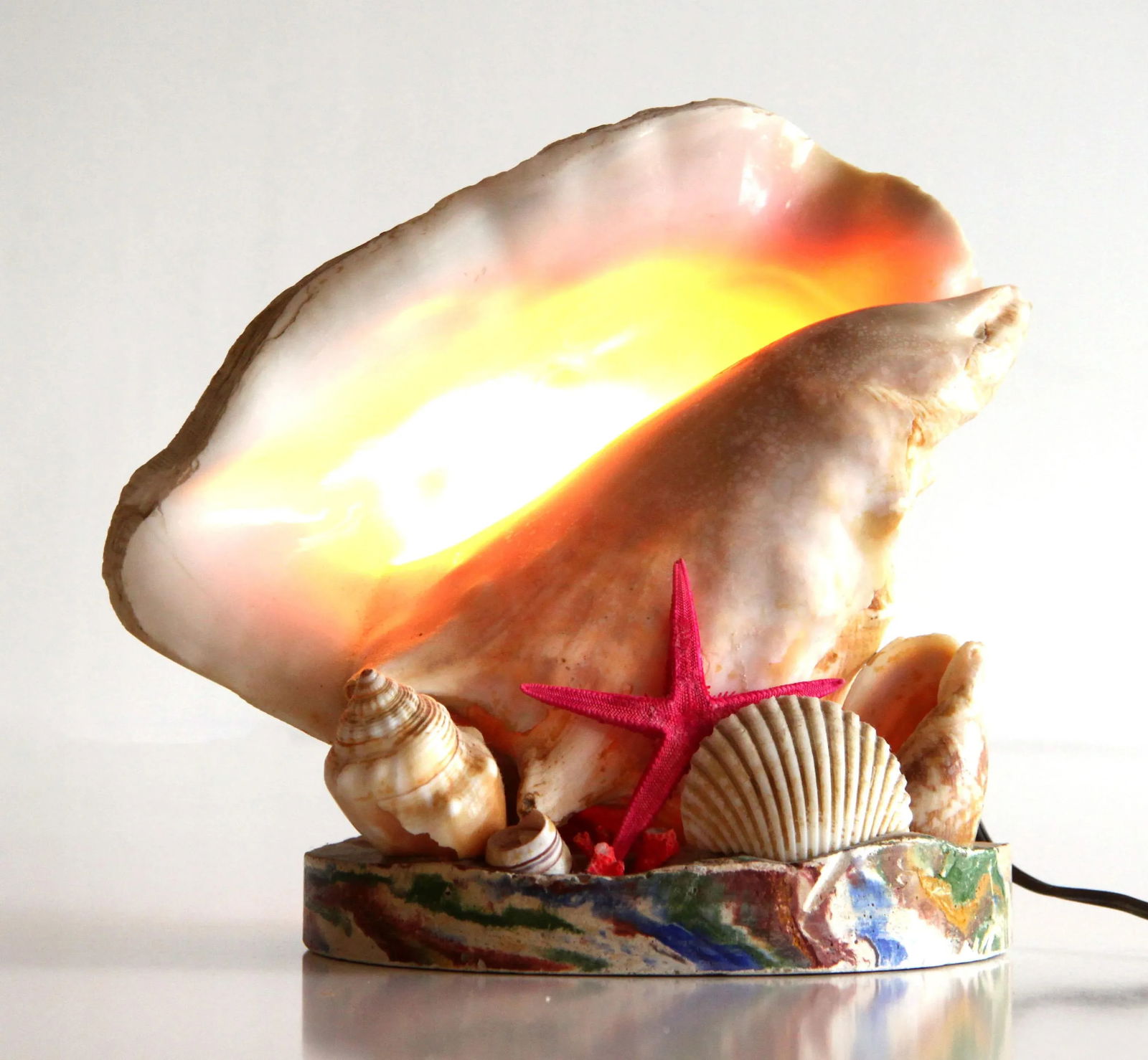 Vintage 1970's Nautical Conch Shell Lamp With Starfish - 8