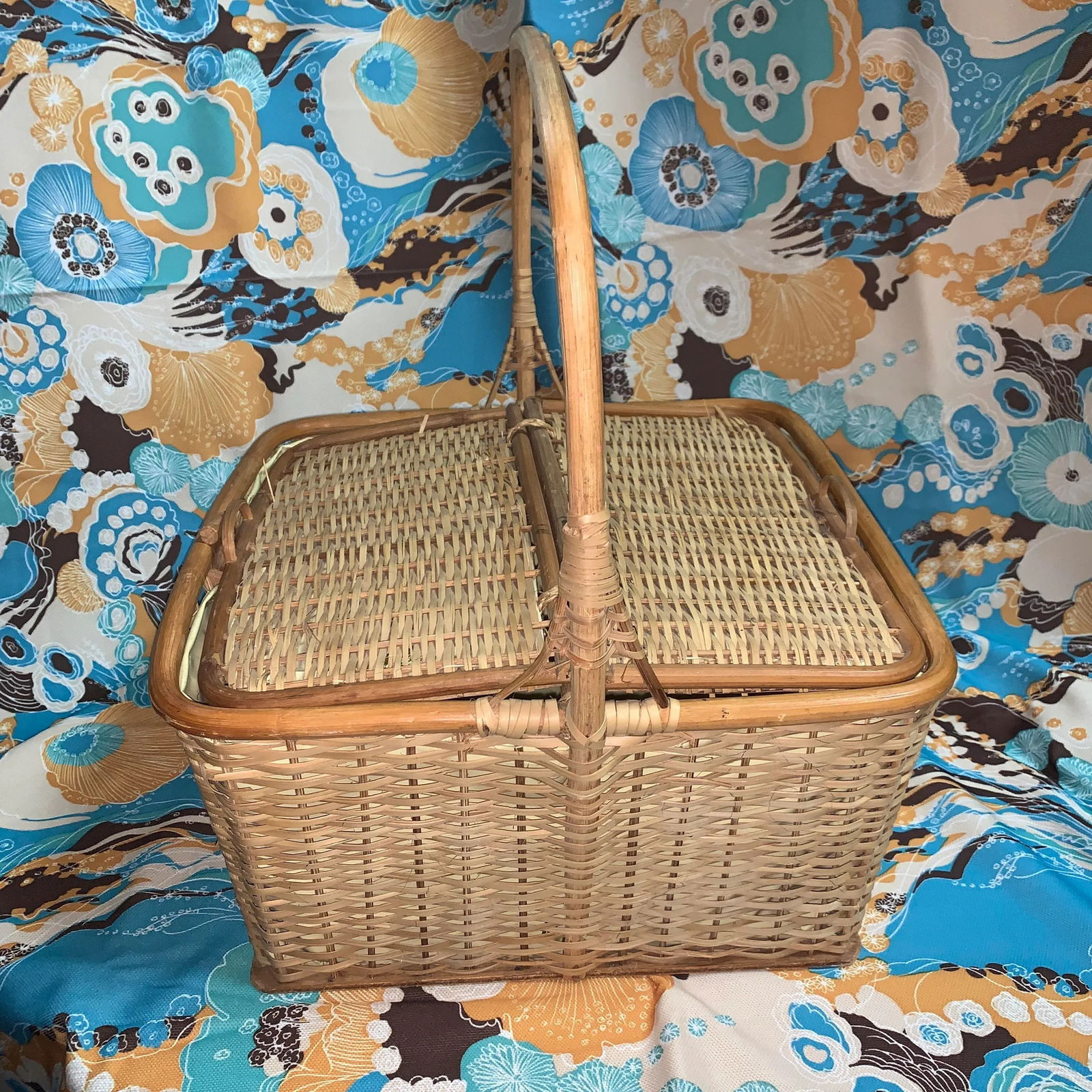 1970s Rattan Lined Picnic Basket - 3