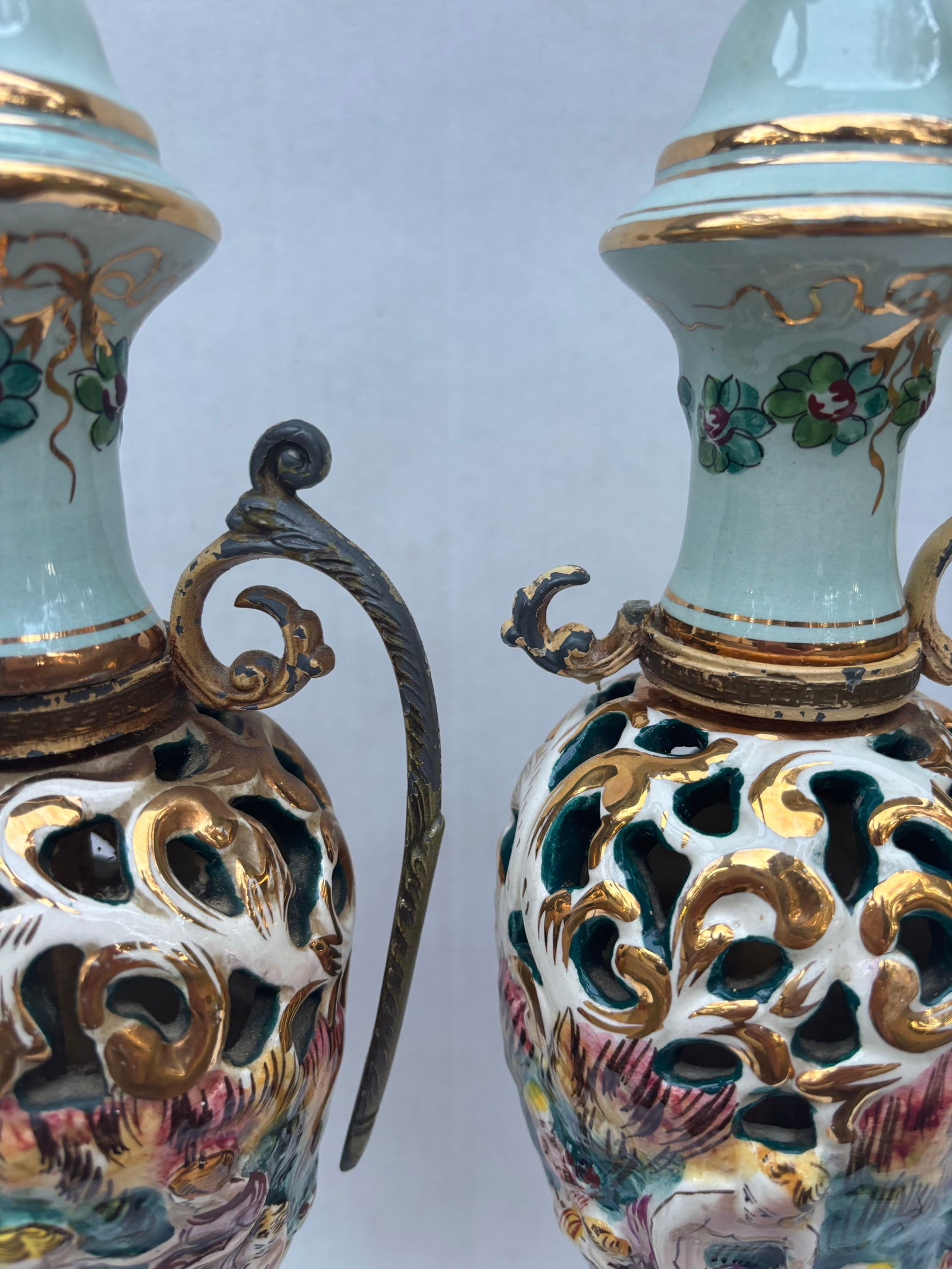 Early 19th Century Two Matching Antique Capodimonte Italian Pottery Lamps With Nude Figures Portraye - 2