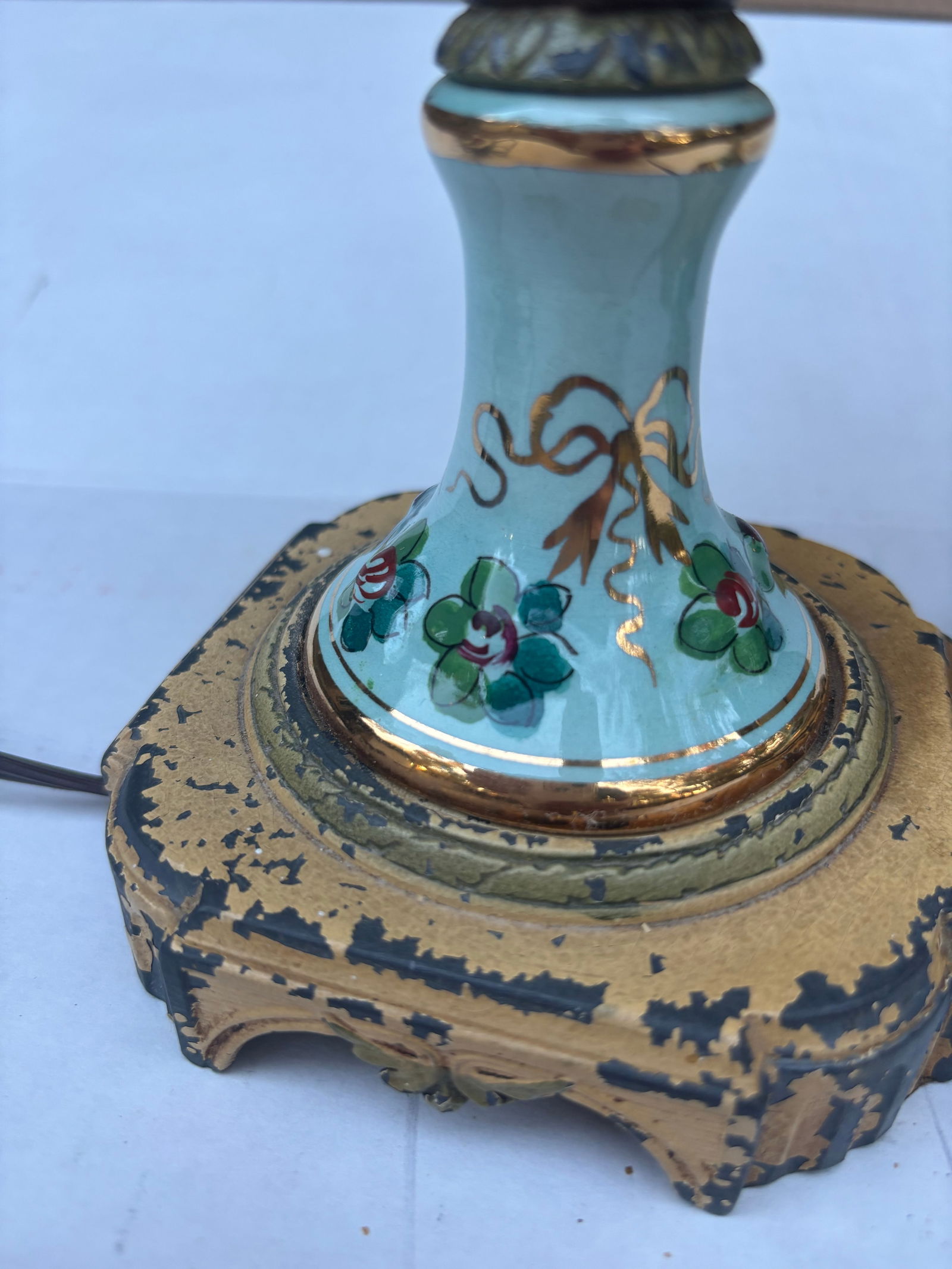 Early 19th Century Two Matching Antique Capodimonte Italian Pottery Lamps With Nude Figures Portraye - 6