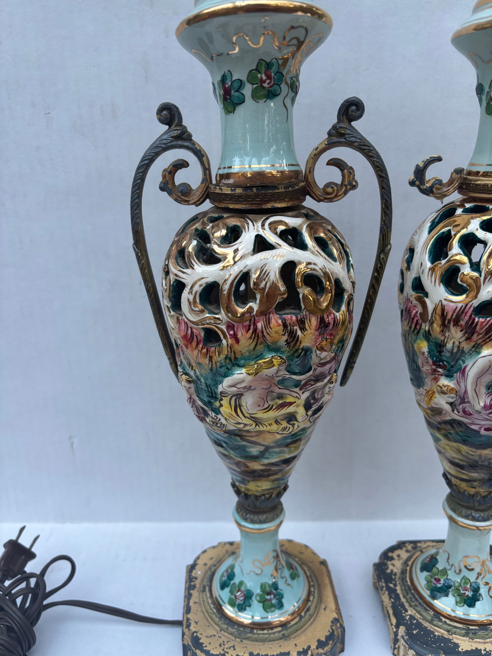 Early 19th Century Two Matching Antique Capodimonte Italian Pottery Lamps With Nude Figures Portraye - 9
