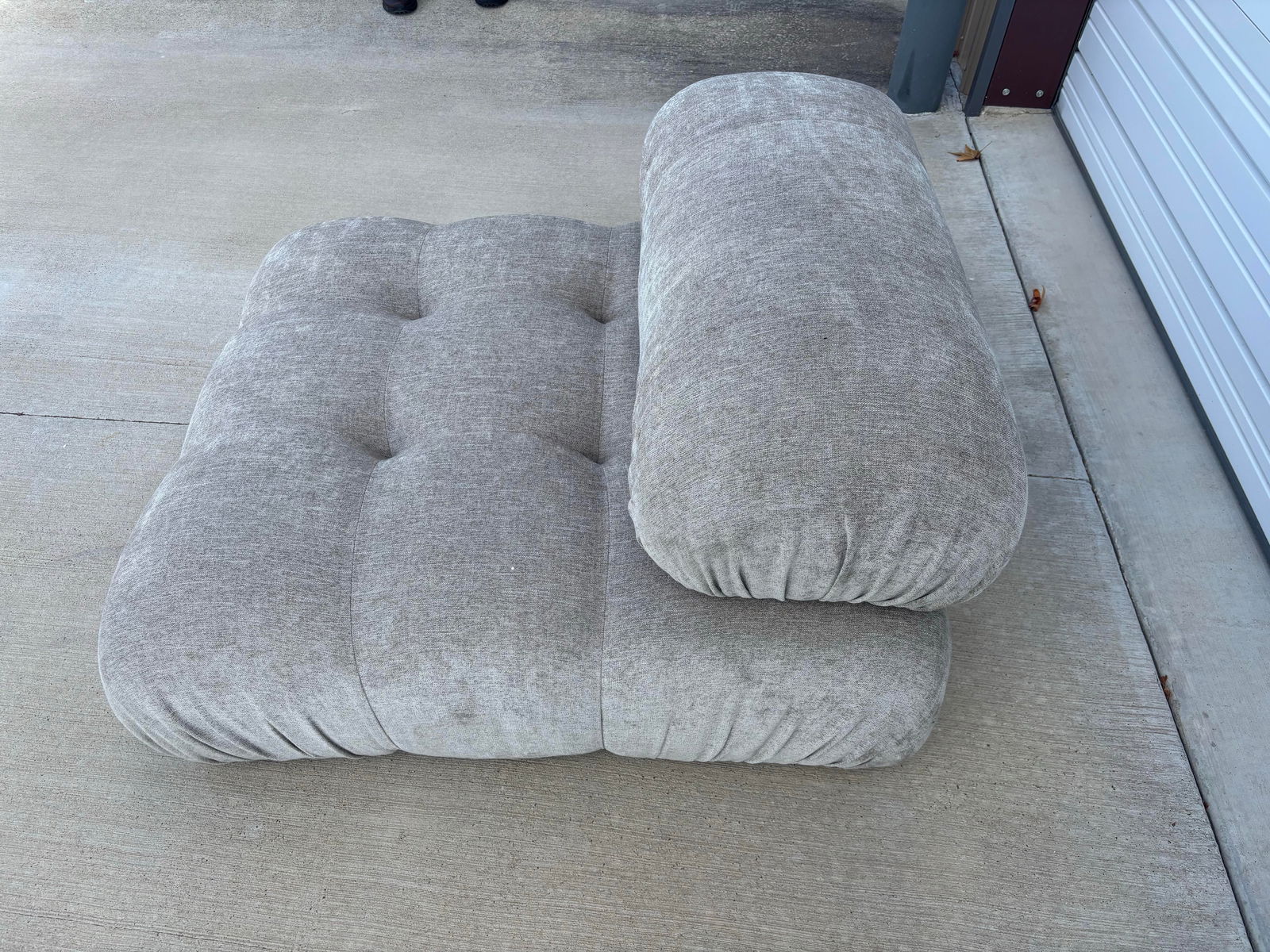 Modern and Minimalist Light Gray Bubble Chair - 5