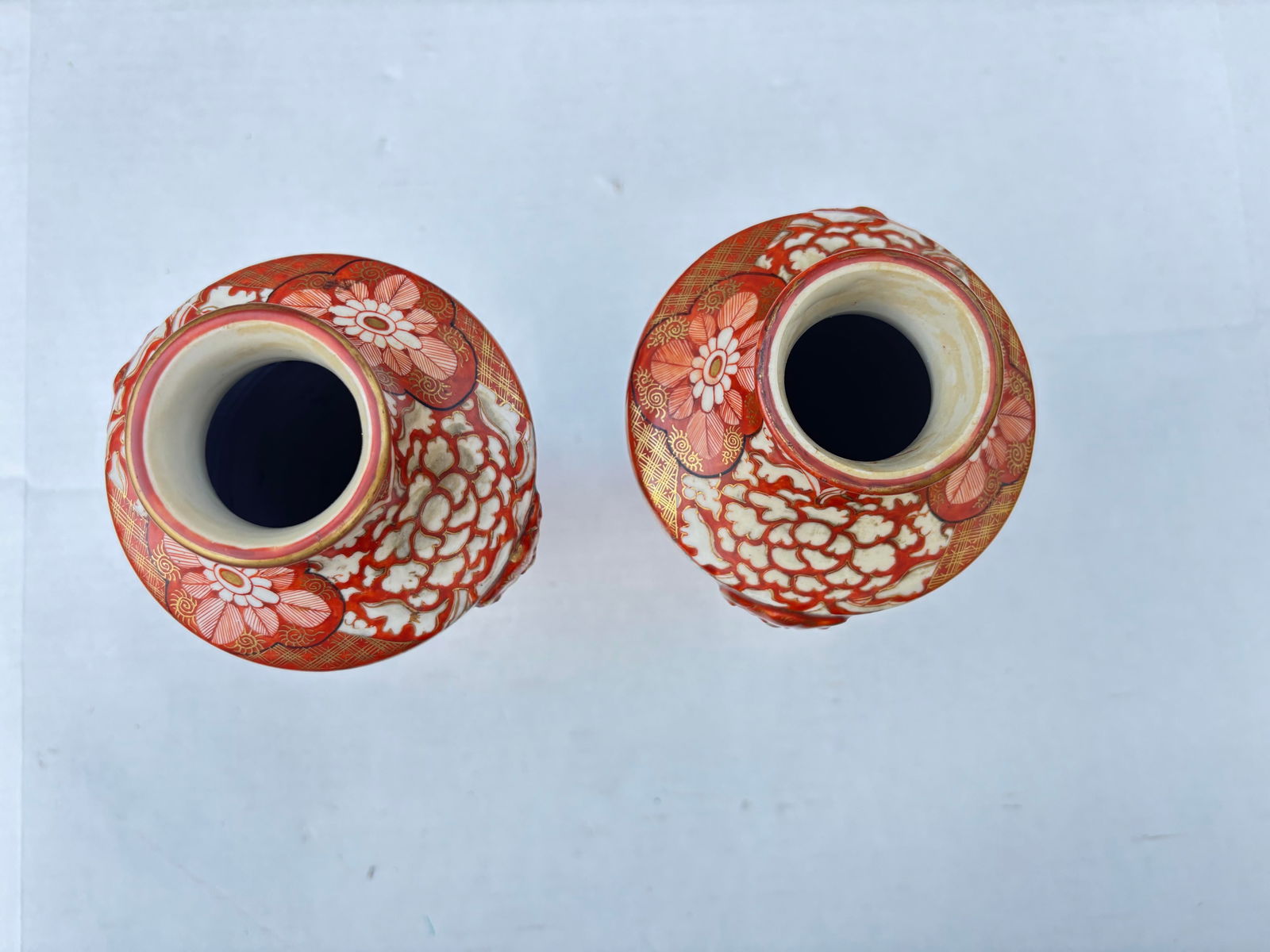 1900s Japanese Kutani Vases From the Meiji Period, Pair - 3