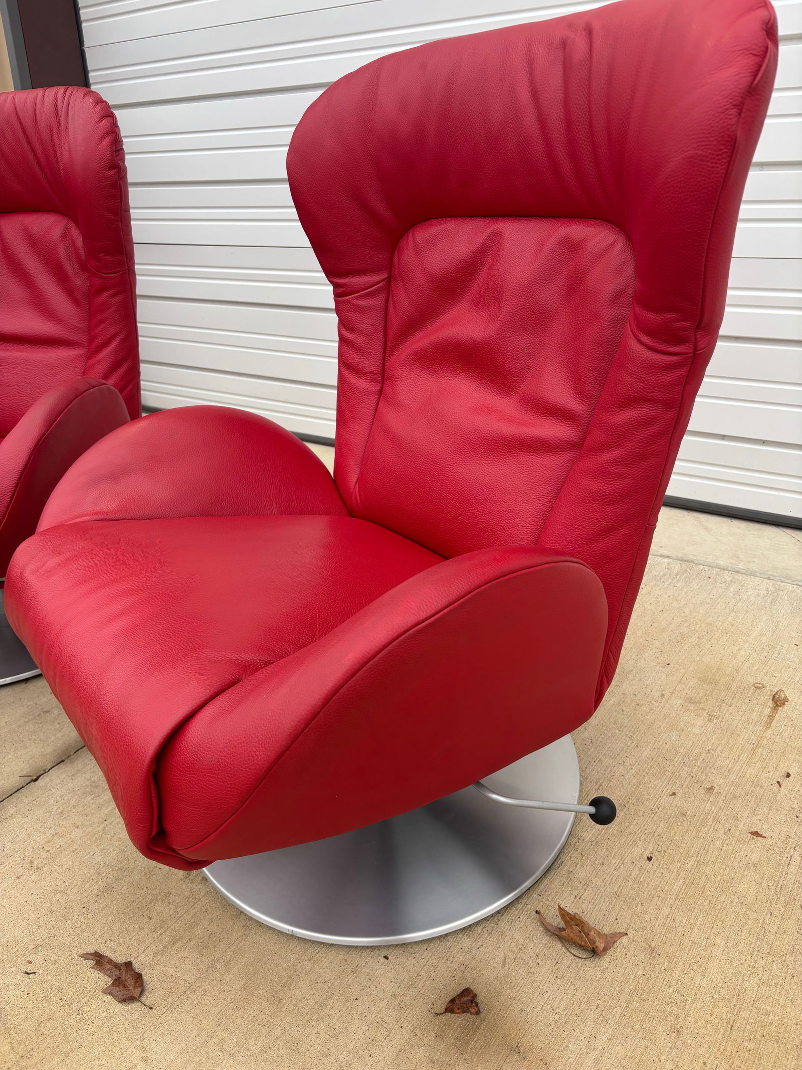 1970s Lafer Pair of Red Leather Reclining Lounge Chairs - 5