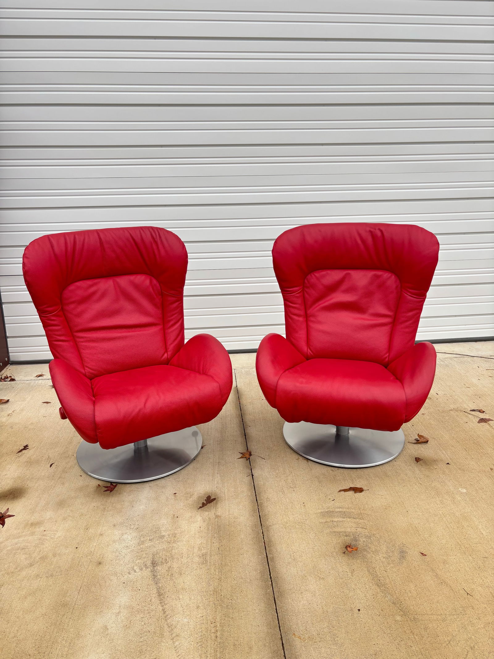 1970s Lafer Pair of Red Leather Reclining Lounge Chairs - 6