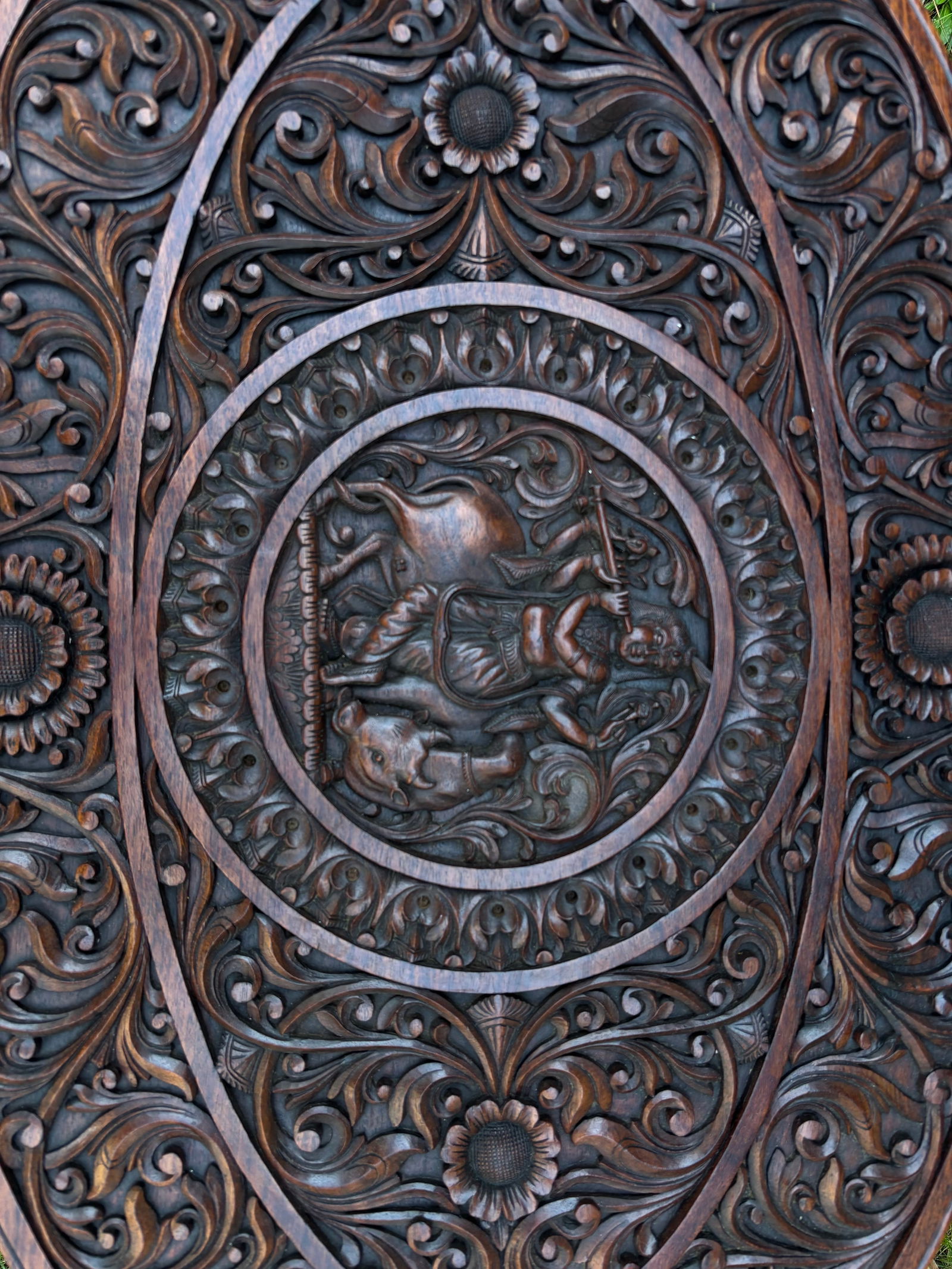 Antique Anglo-Indian Hand Carved Elephant Head Figures, Glass Top Oval Table - 4