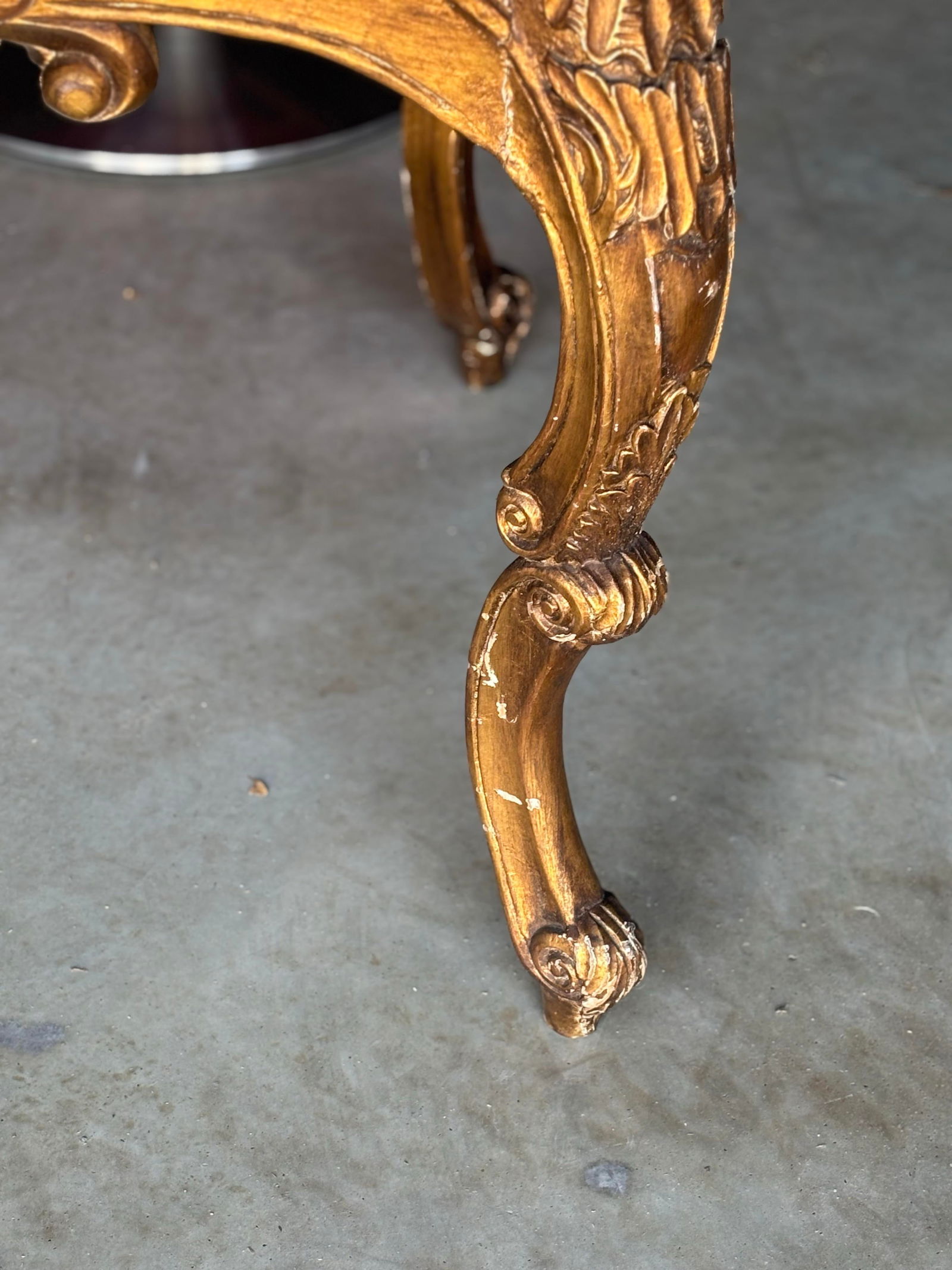 Late 19th Century Louis XIV-style Gilded Wood and Pink Marble Top Console Table - 8