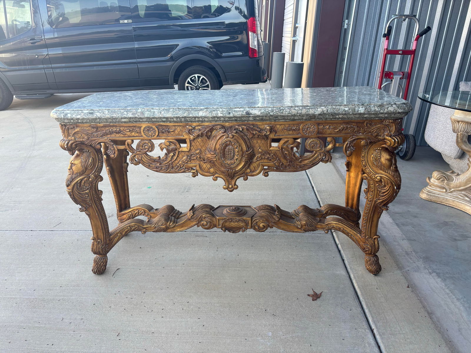 Late 19th Century Louis XIV-style Gilded Wood and Grey Marble Top With King's Faces Carved Console - 7