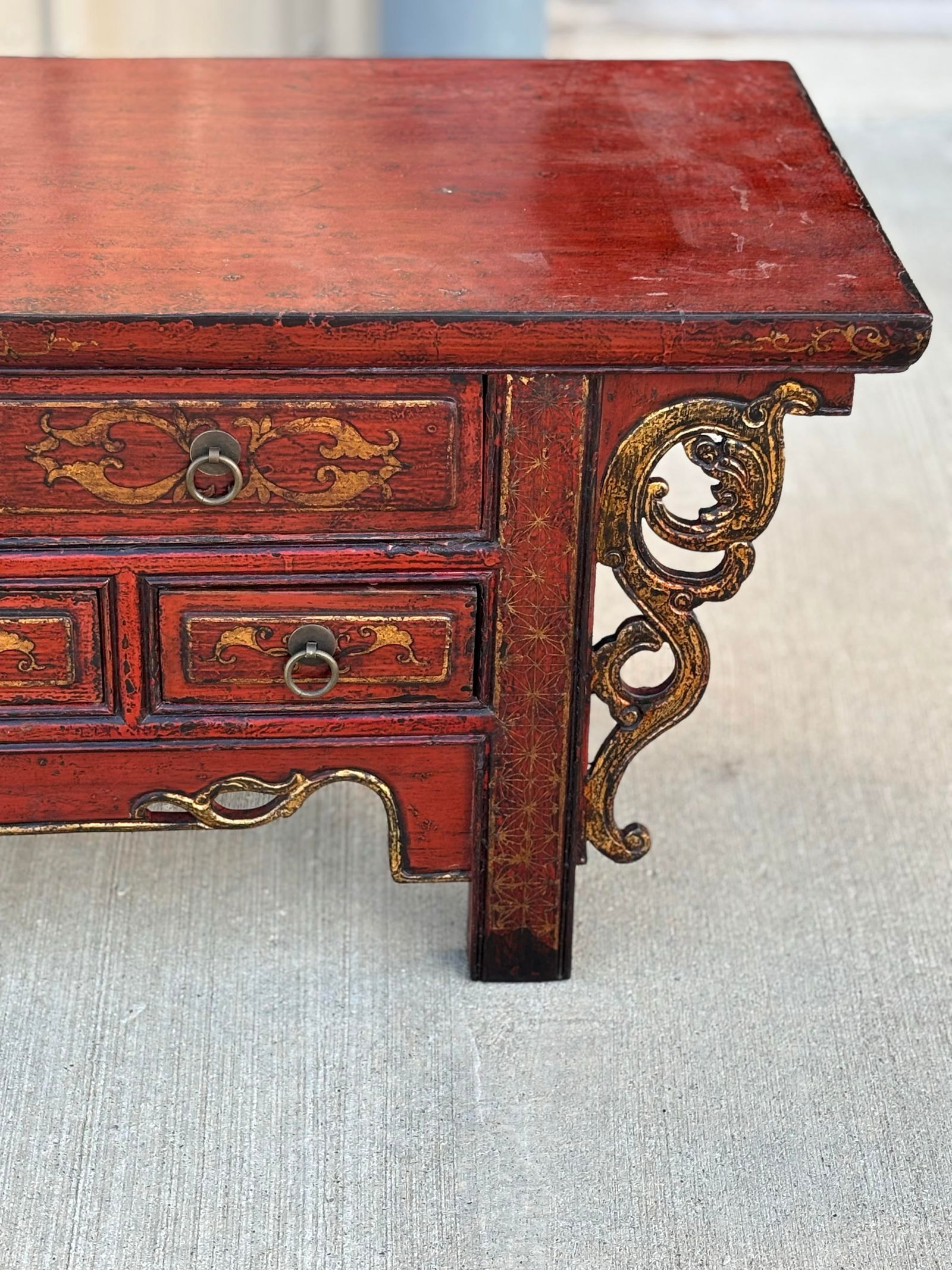 Mid 19th Century Traditional Chinese Antique Red Lacquered Wooden Table - 3