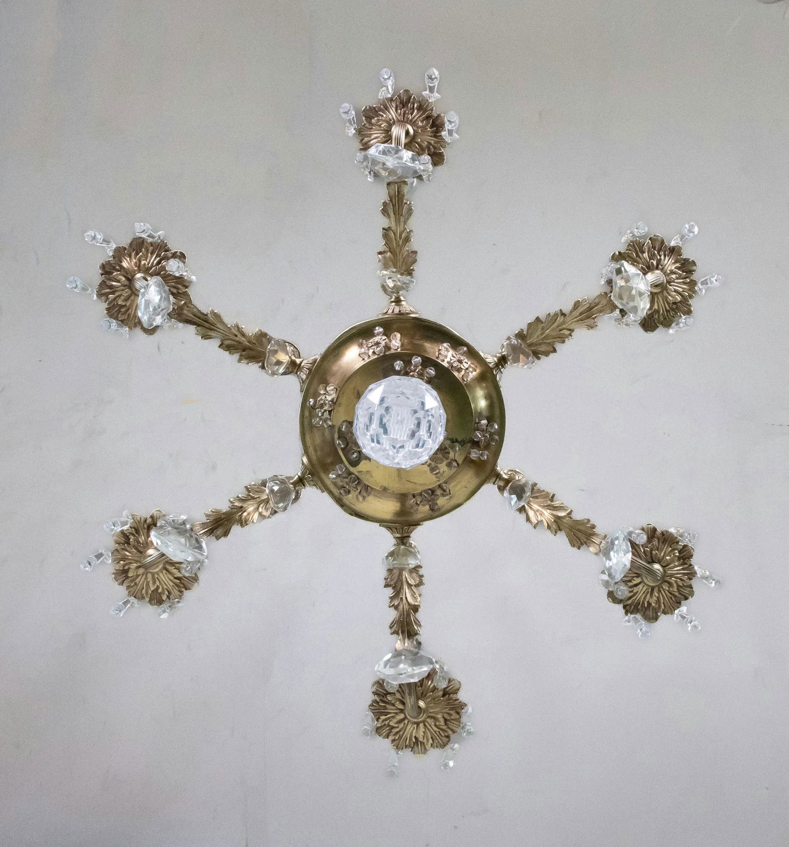 Early 20th Century French Rococo Revival Six Arm Gilt Bronze and Crystal Chandelier With Porcelain P - 13