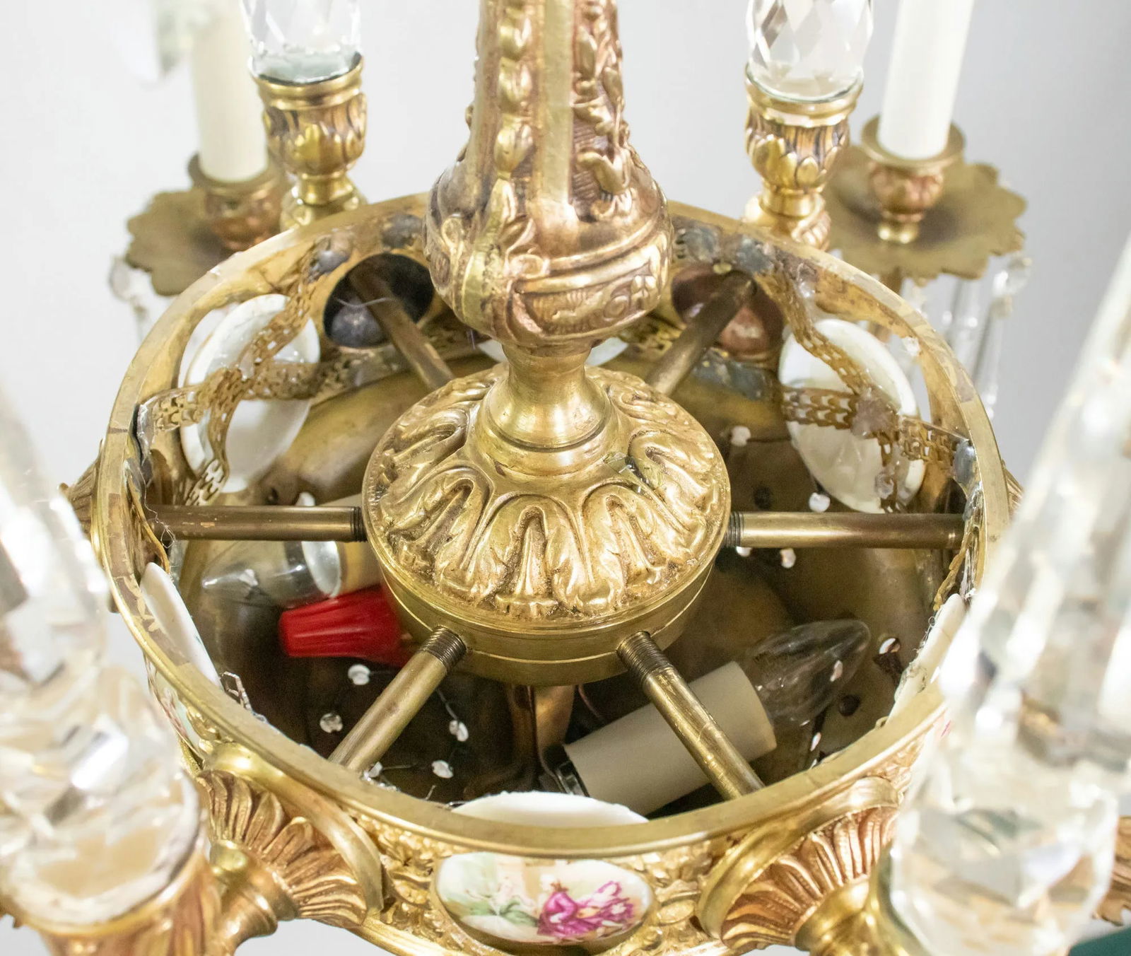Early 20th Century French Rococo Revival Six Arm Gilt Bronze and Crystal Chandelier With Porcelain P - 9