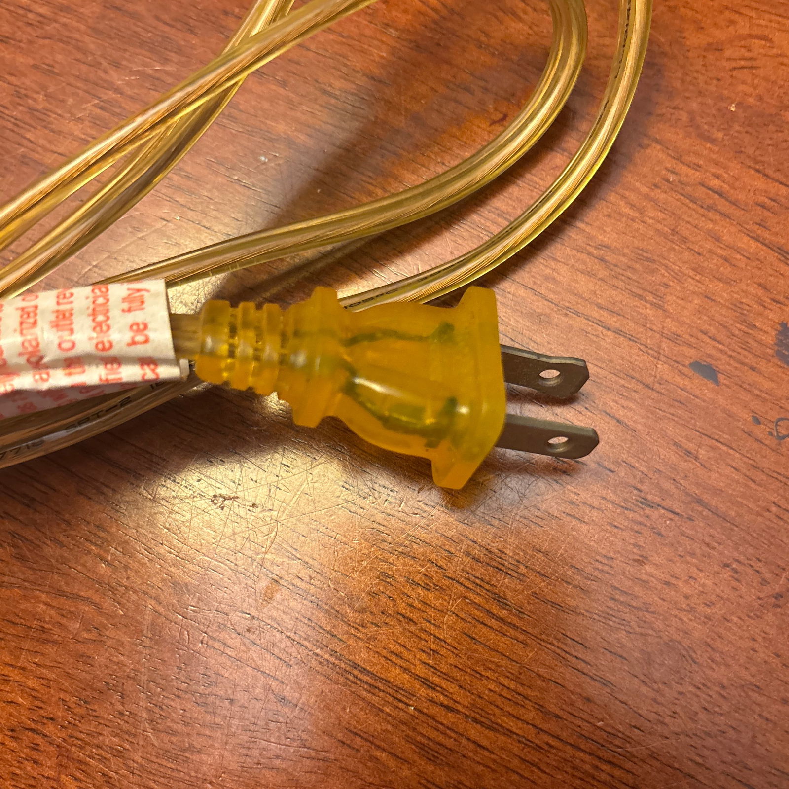 Mid 20th Century Chinoiserie Styled Black and Gold Accent Table Lamp - 8