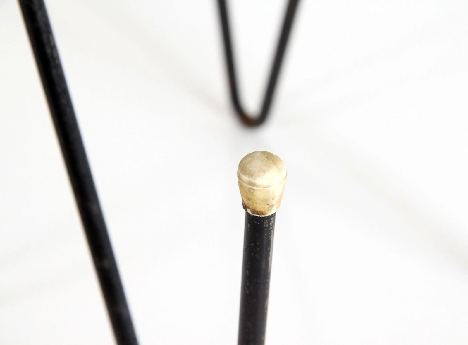 Mid Century Modern Pink Ceramic & Wrought Iron Hairpin Ashtray Stand - 7