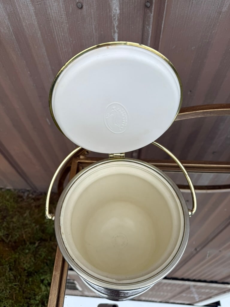 Classic 1960's Gold Embossed Ice Bucket - 8