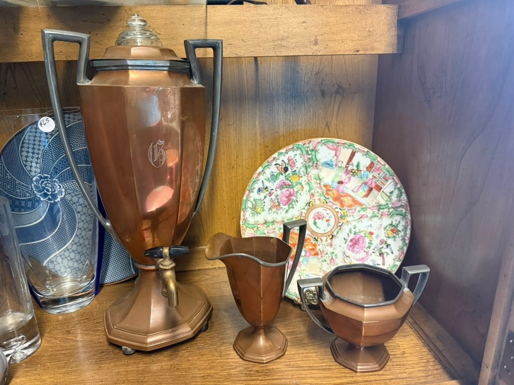 1950s Handpainted Chinese Famille Rose Plate - 6