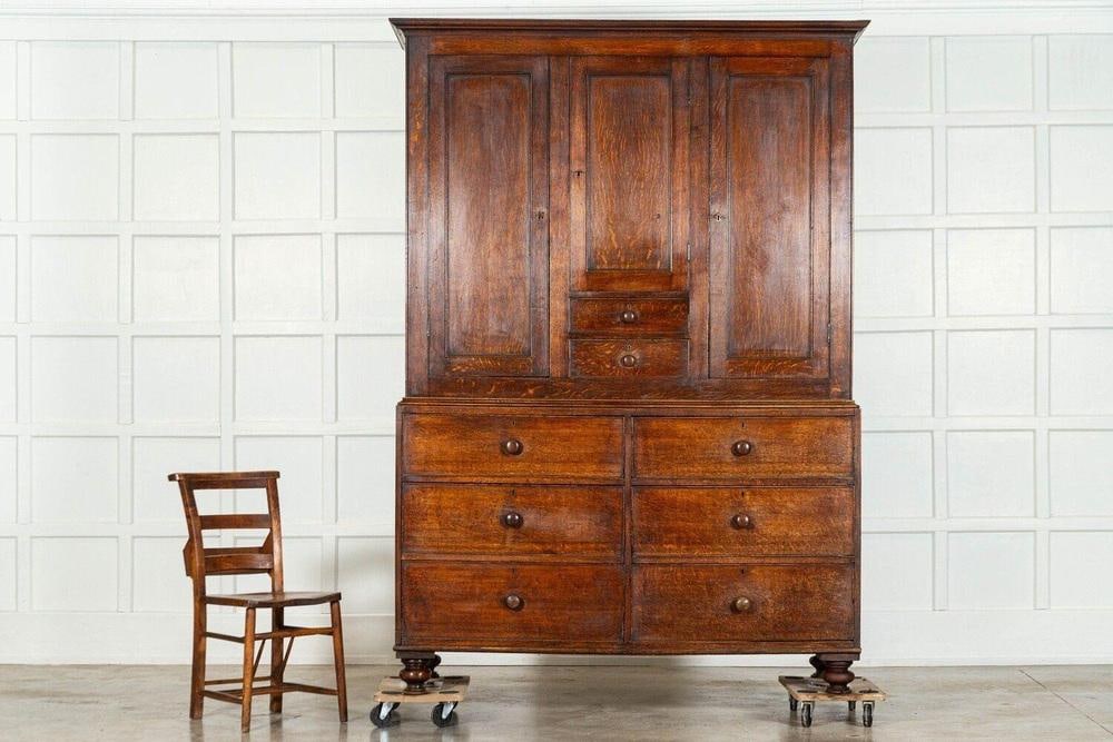 Large Georgian English Oak Linen Press Cupboard, 1820s - 7