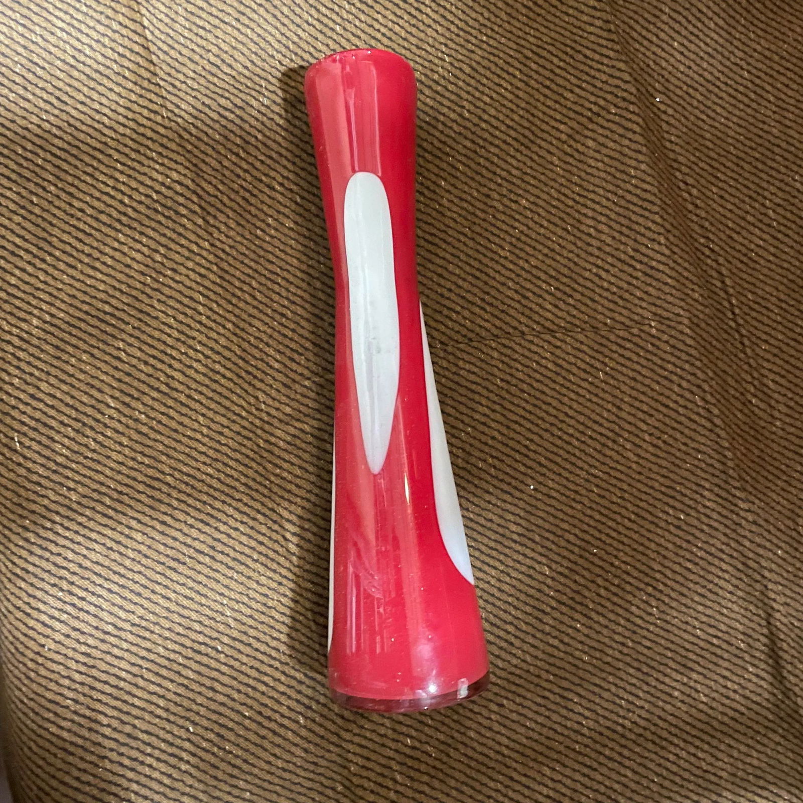 Mid Century Modern Red and White Pop Art Studio Vase - 3