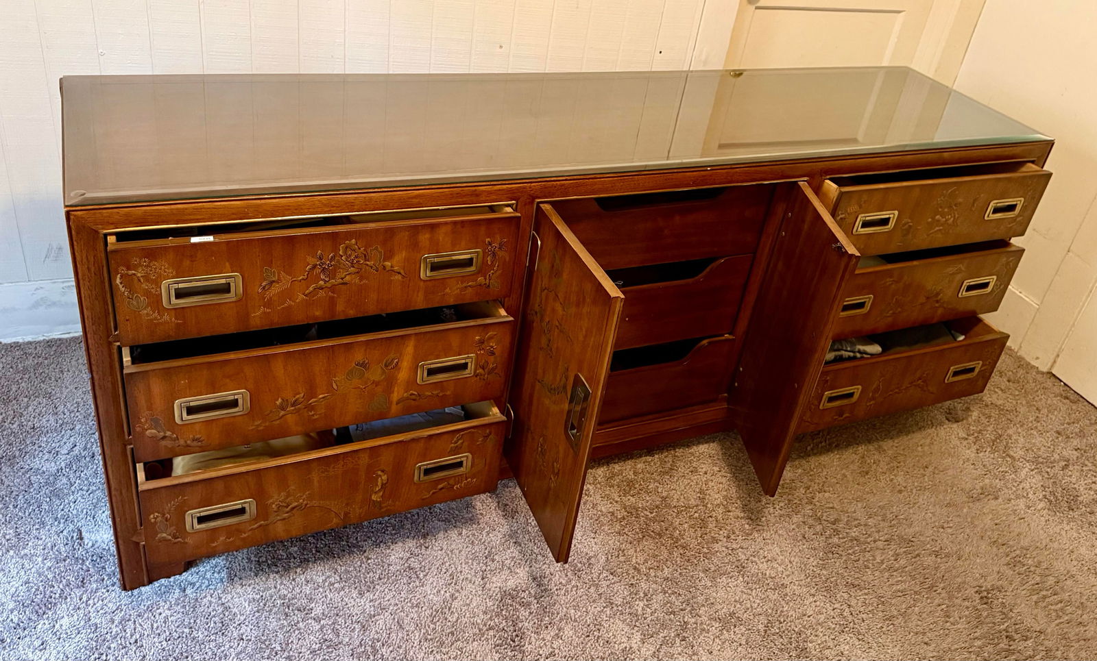 Vintage Chinoiserie Drexel Heritage Dresser. - 8