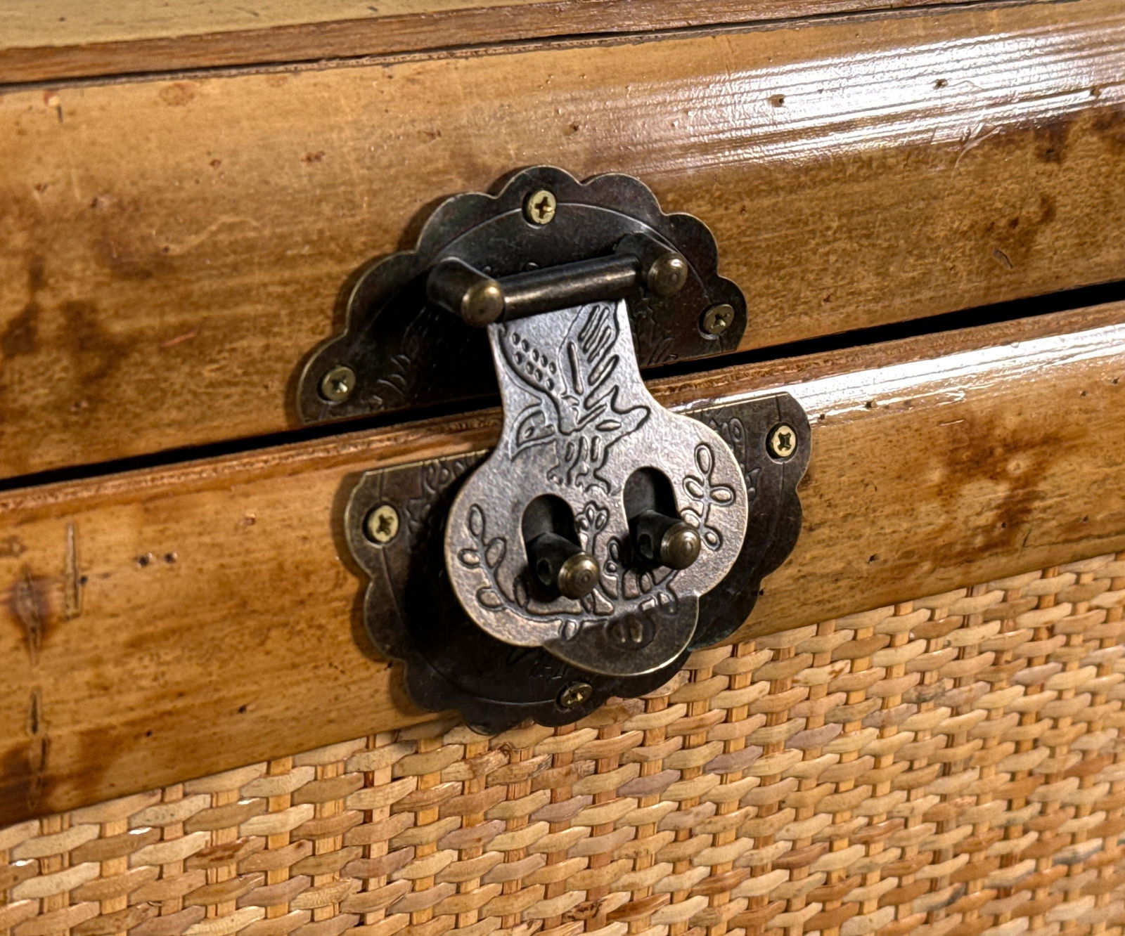 Vintage Bamboo and Woven Rattan Storage Trunk Chest - 4