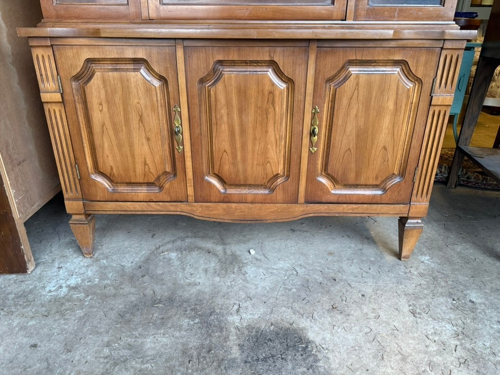 1960's China Cabinet Fruitwood Italian Neoclassical in the Style of Bernhardt - 2