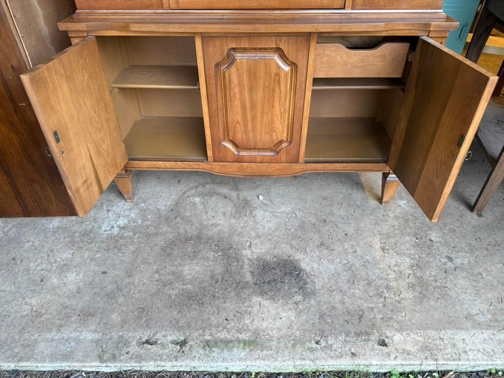 1960's China Cabinet Fruitwood Italian Neoclassical in the Style of Bernhardt - 3