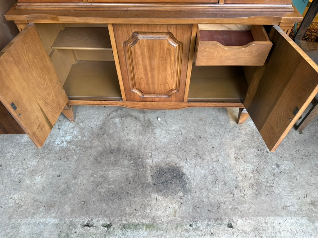 1960's China Cabinet Fruitwood Italian Neoclassical in the Style of Bernhardt - 6