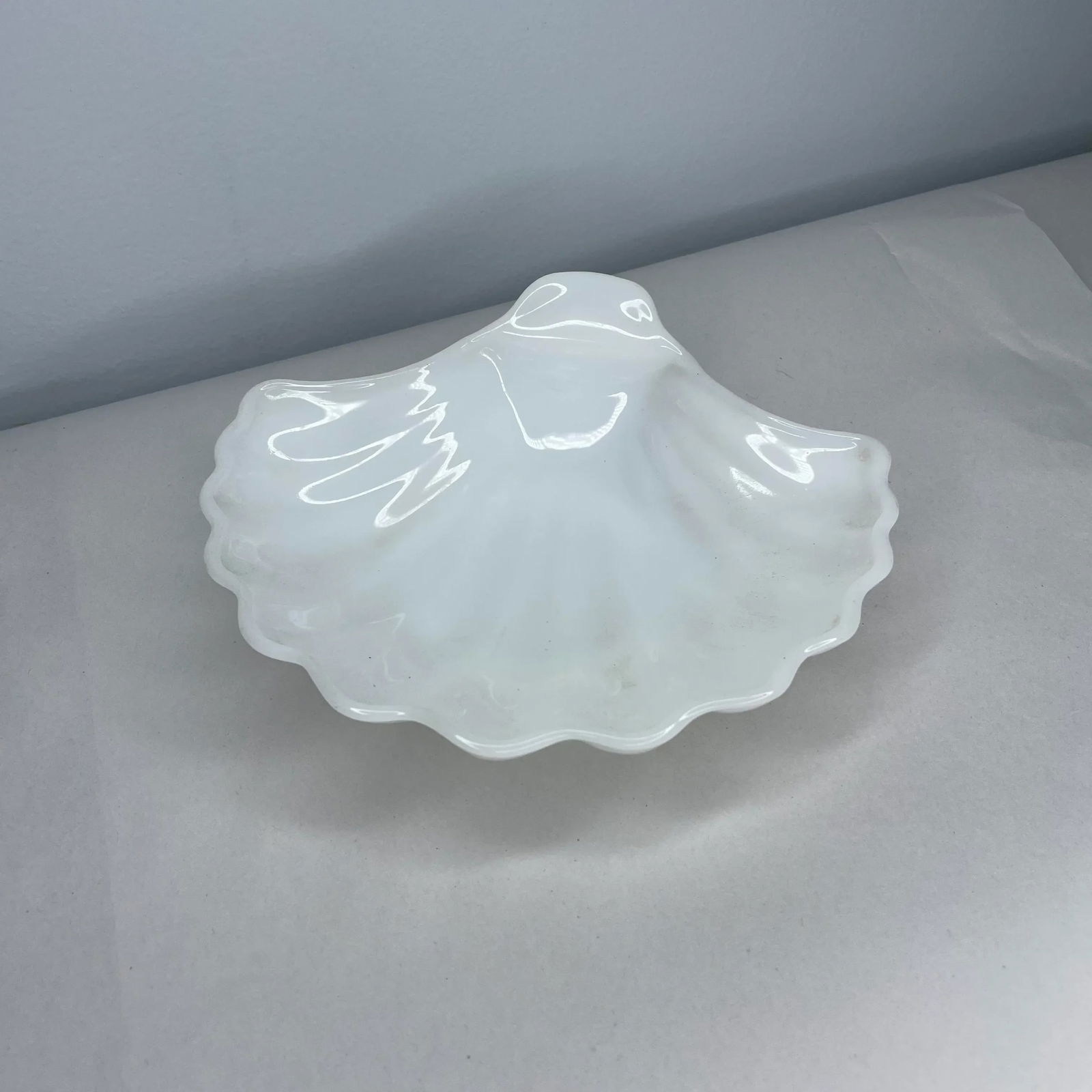 Vintage White Milk Glass Shell Catchall - 2