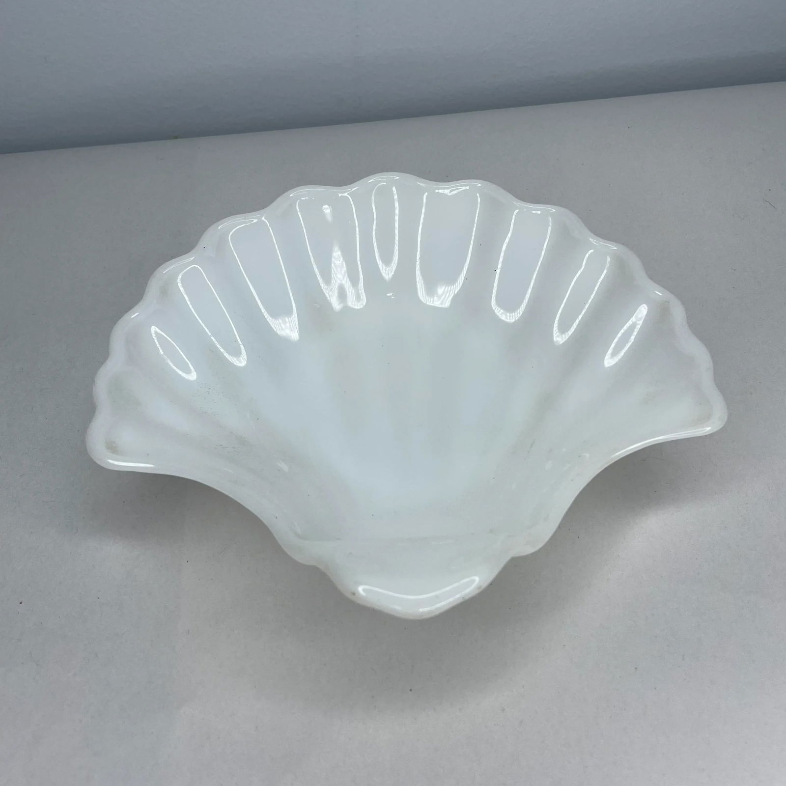 Vintage White Milk Glass Shell Catchall - 5