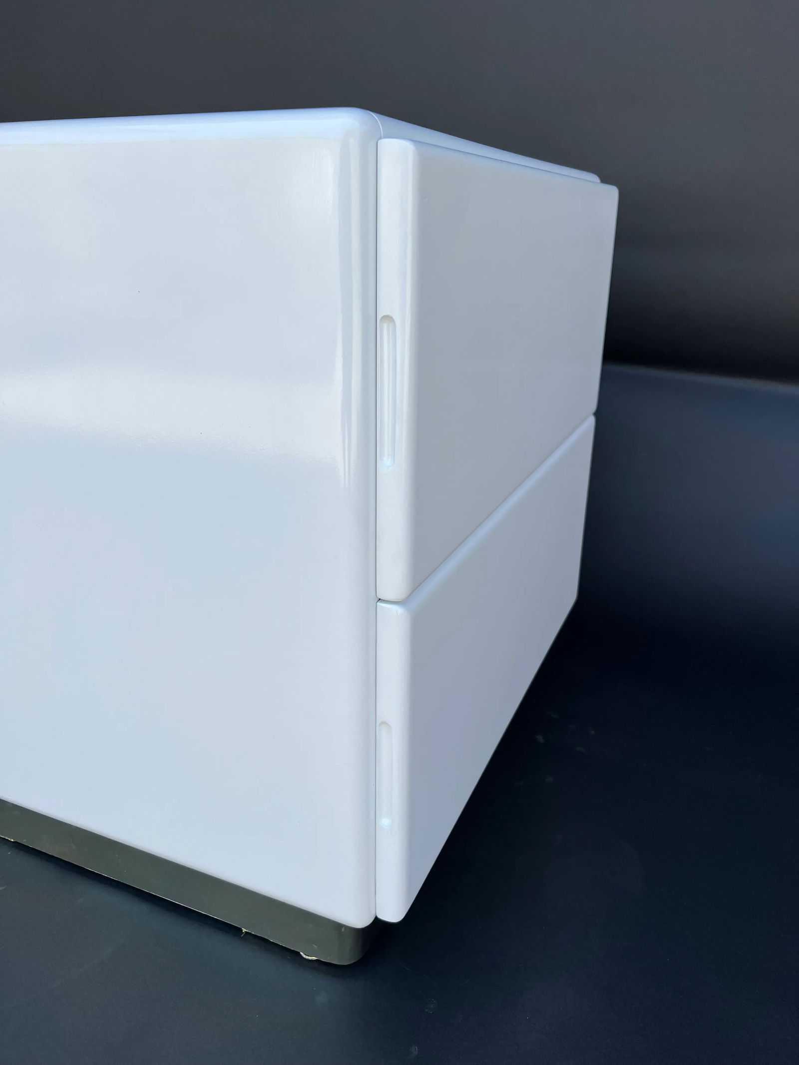 1980s Steve Chase Style Nightstand in White Lacquer and Brass Trim Base - a Pair - 3