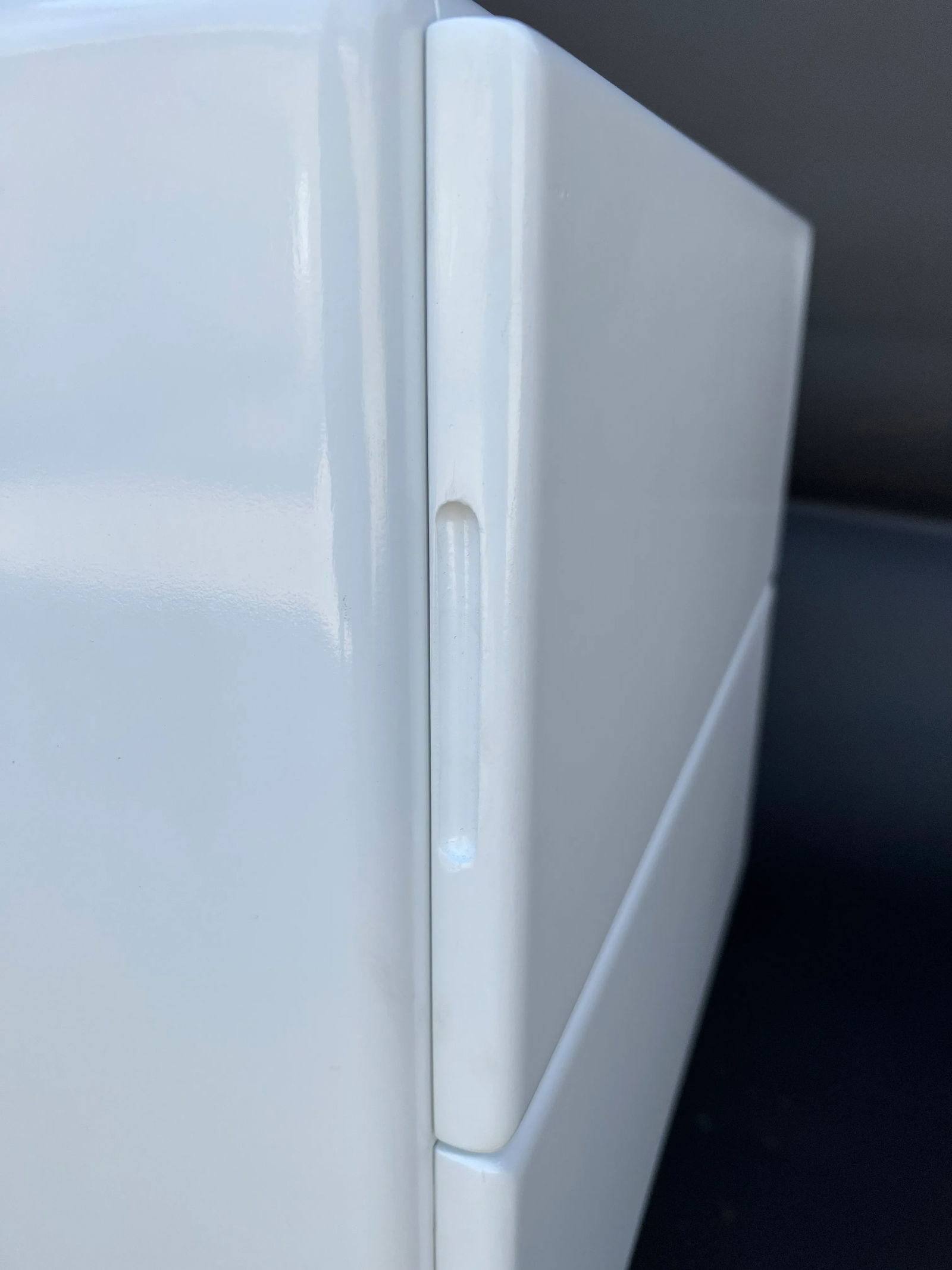 1980s Steve Chase Style Nightstand in White Lacquer and Brass Trim Base - a Pair - 5