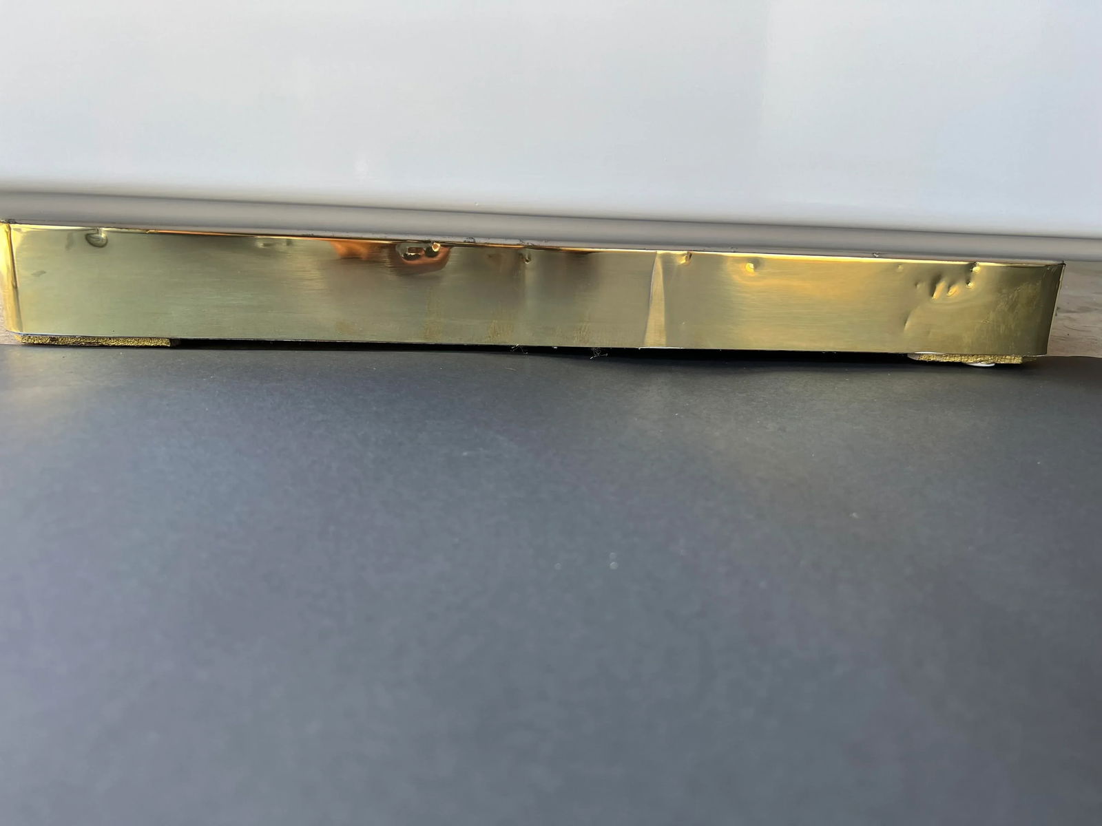 1980s Steve Chase Style Nightstand in White Lacquer and Brass Trim Base - a Pair - 6