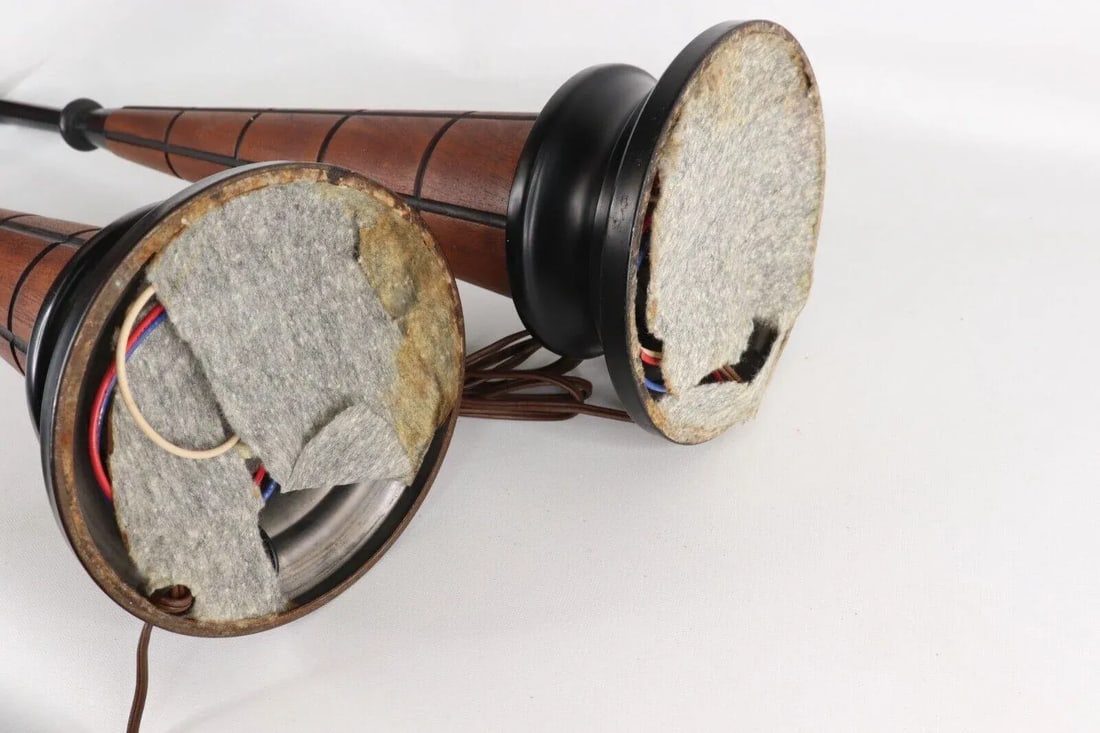 Vintage 1960s Mid-Century Modern Gruvwood Walnut Wood Metal Table Lamps - a Pair - 8