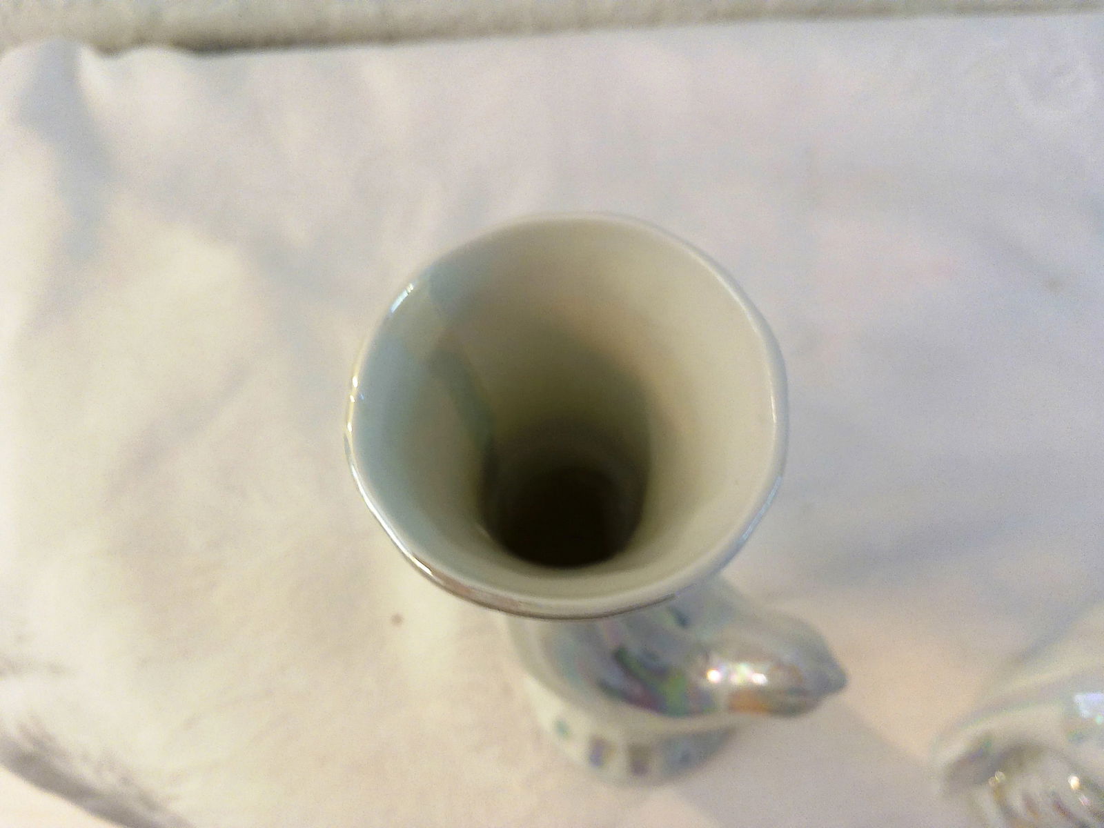 Mid-Century White Lusterware Porcelain Duck & Sparrow Vases, a Pair - 5