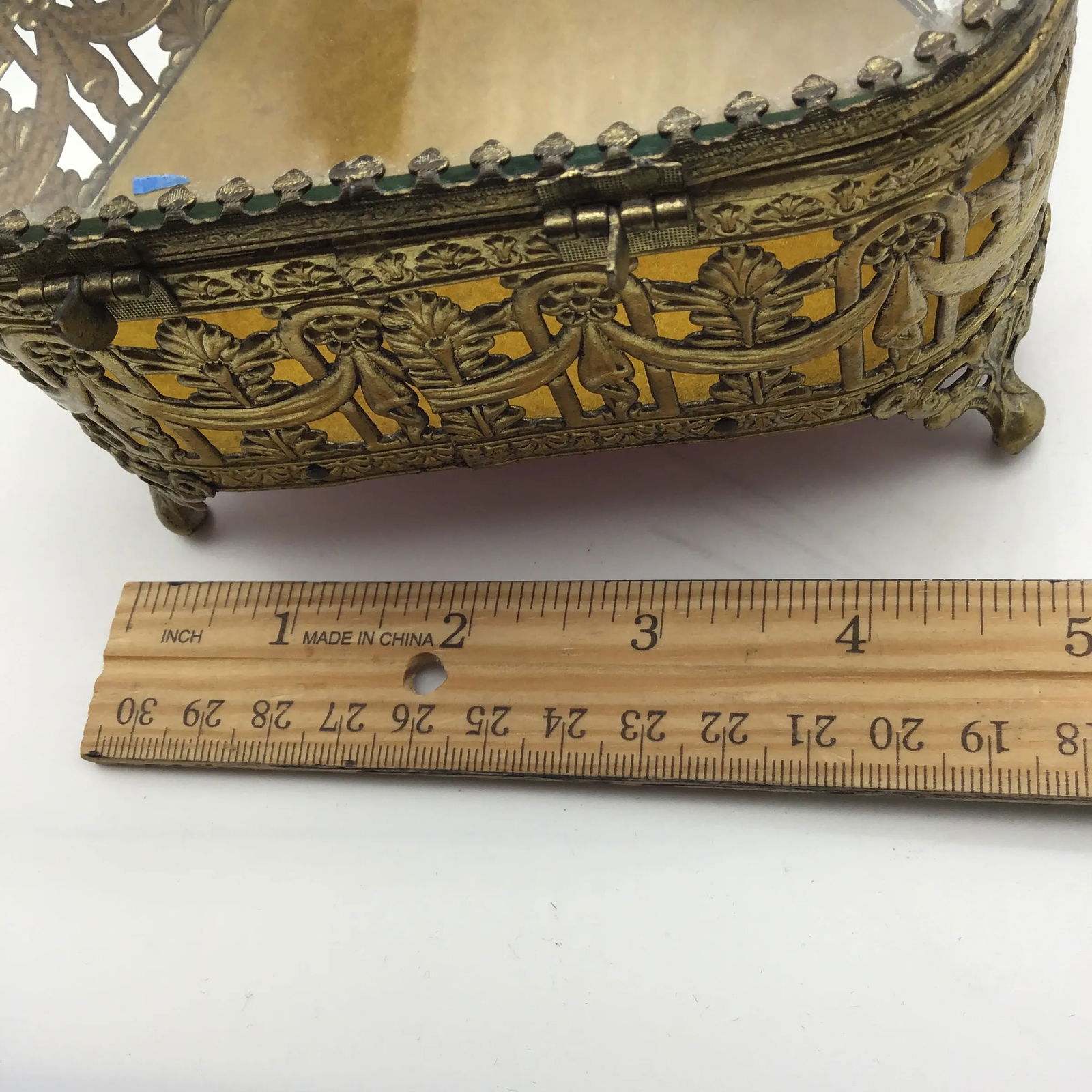 Hollywood Regency Jewelry Box 1950s Ormolu Filigree Box Glass Lid Brass Color Footed Trinket Jewelry - 10