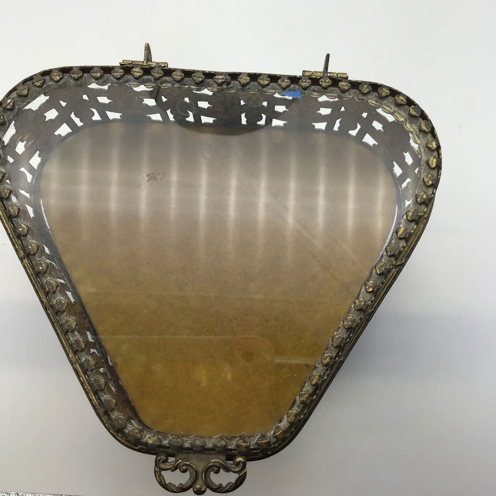 Hollywood Regency Jewelry Box 1950s Ormolu Filigree Box Glass Lid Brass Color Footed Trinket Jewelry - 2