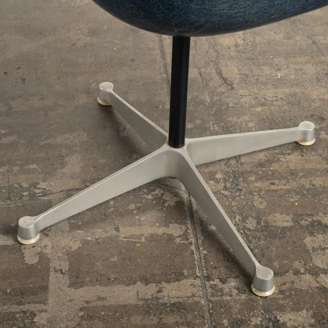 1960 Eames Herman Miller Fiberglass Shell Swivel Arm Chair Navy Blue - 8