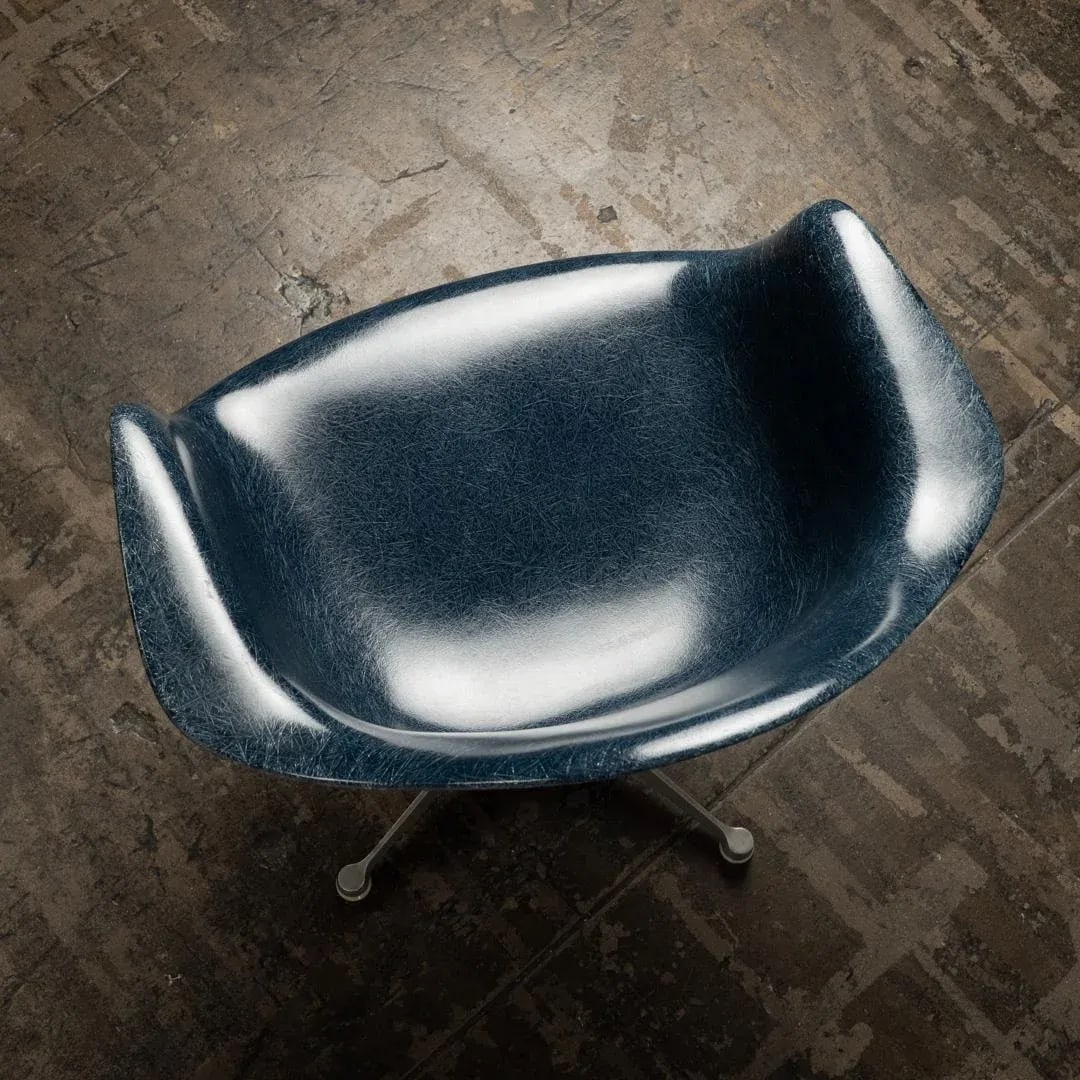 1960 Eames Herman Miller Fiberglass Shell Swivel Arm Chair Navy Blue - 9