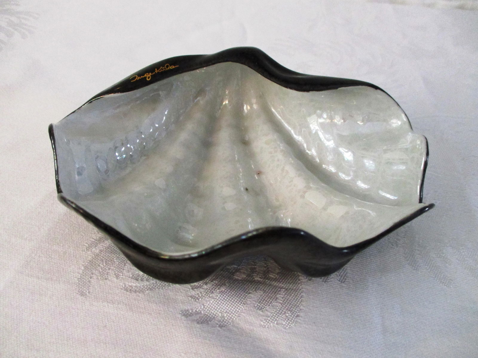Studio Art Pottery Clam Shell Bowl, Artist Signed - 4