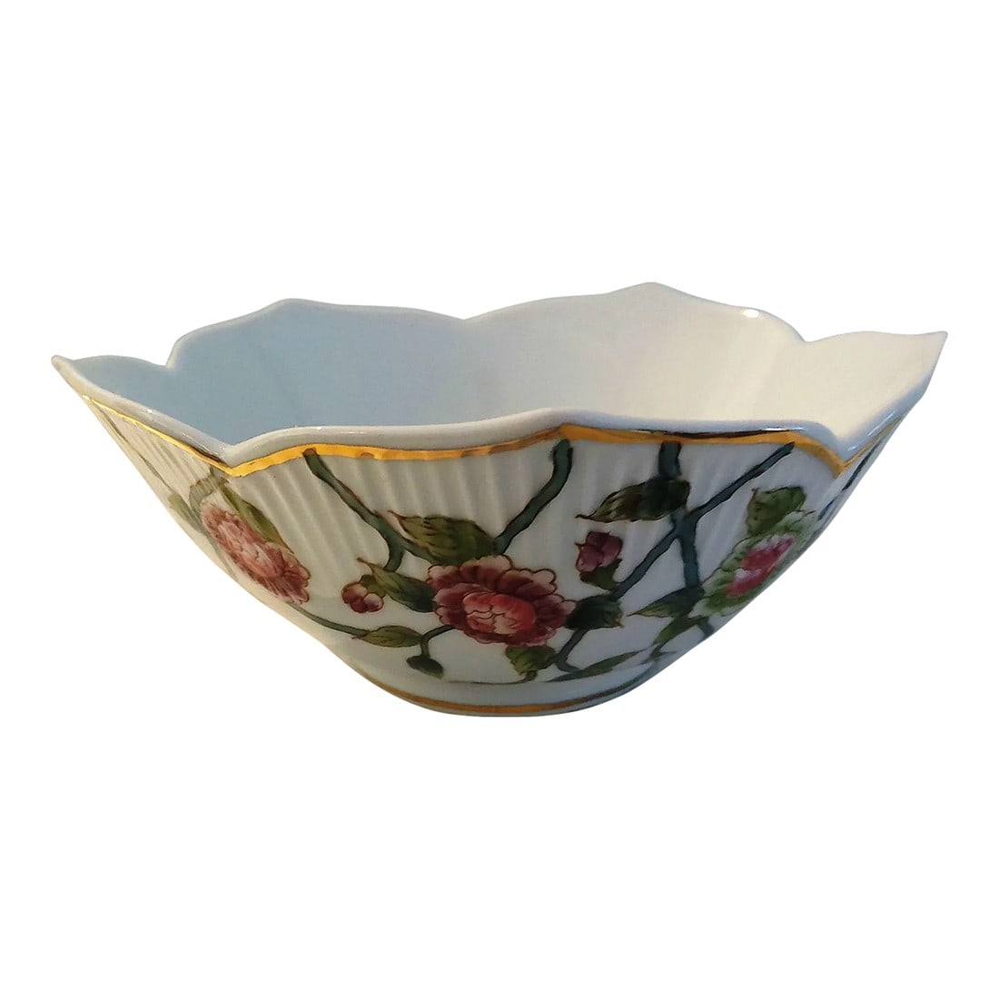 1990s White Porcelain Decorative Floral Lotus Bowl: Lovely white porcelain Asian bowl in a lotus flower shape featuring a raised hand-painted floral motif around perimeter with gold accents on floral, rim and base. For decorative use only. Excellent